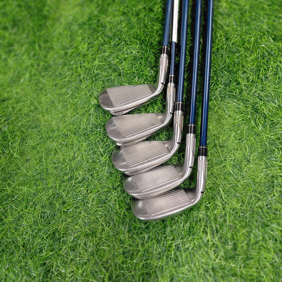 TaylorMade Iron Set / SIM2 MAX / 5pcs / R