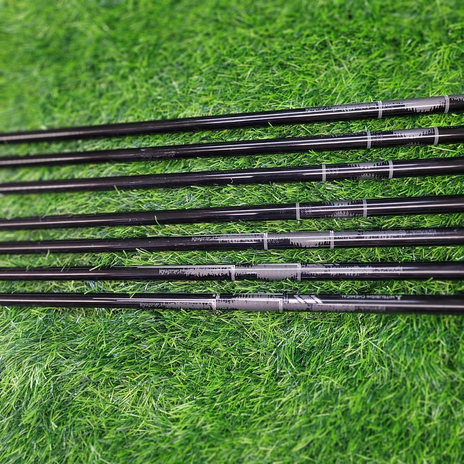 Taylormade Iron Set / SIM Max / 7pcs / R