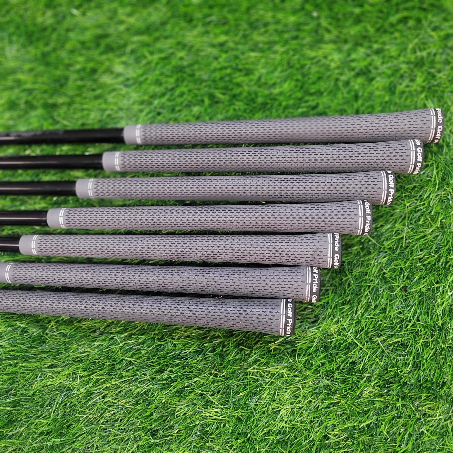 Taylormade Iron Set / SIM Max / 7pcs / R