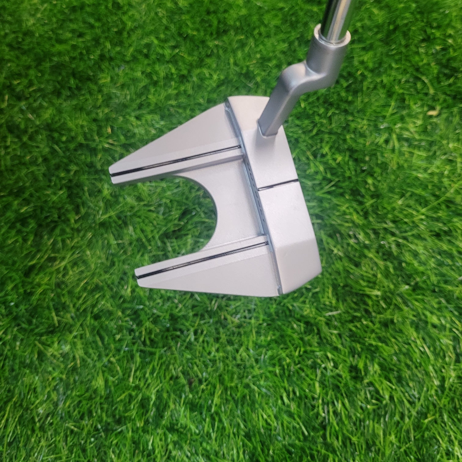 Odyssey Putter / White Hot OG 7CH / 33"
