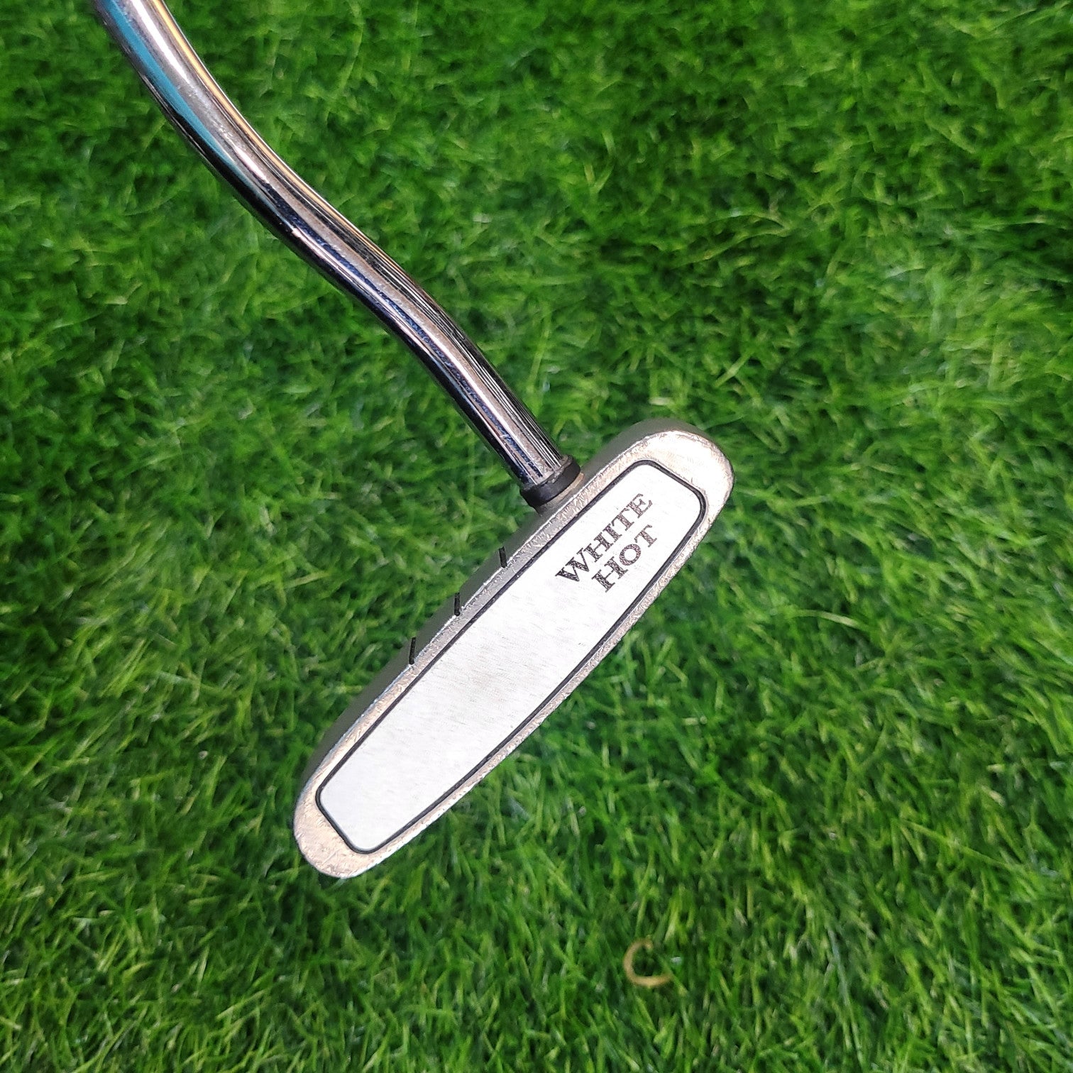 Odyssey Putter / WHITE HOT ROSSIE / 33"