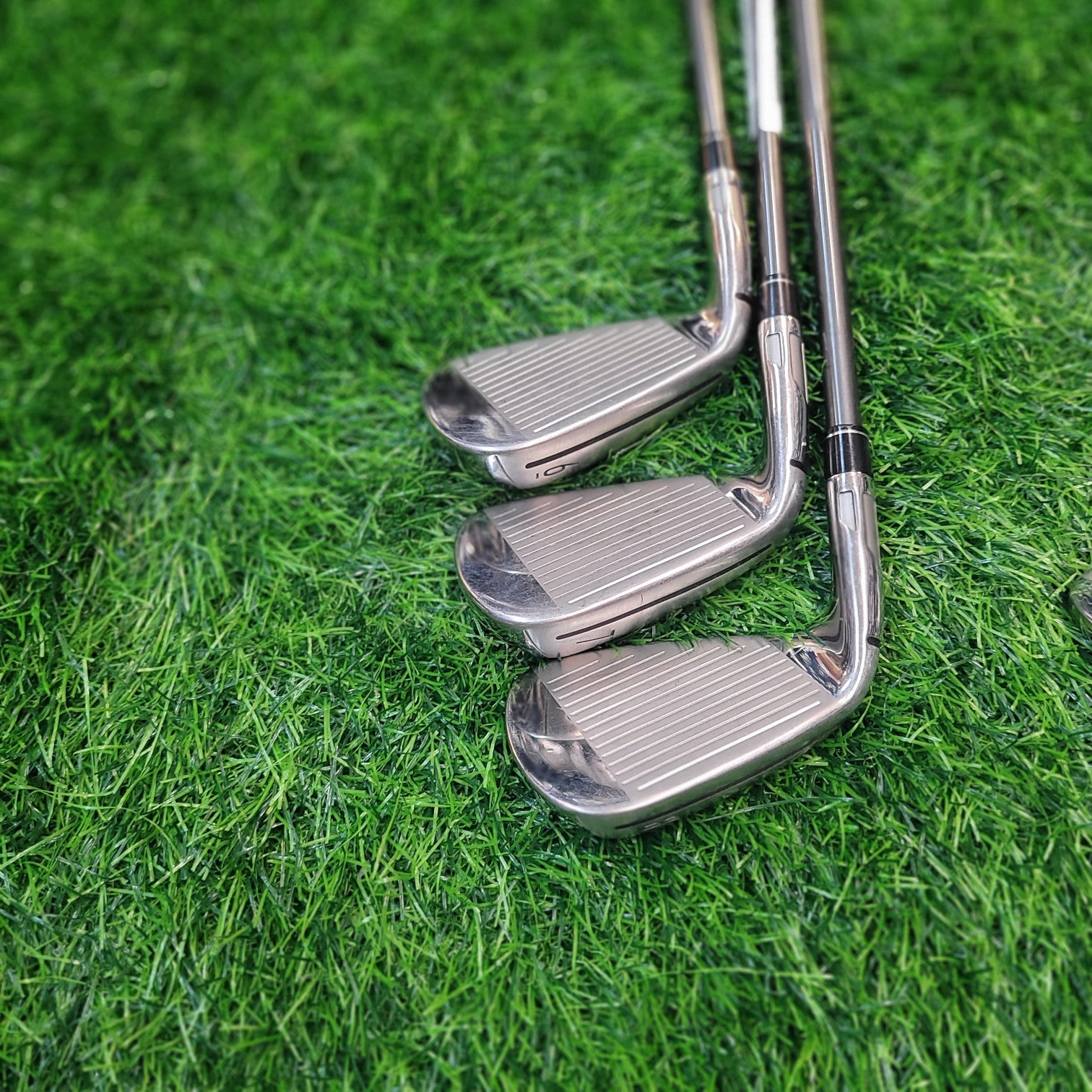 TaylorMade Iron Set / SIM MAX / 5 pcs / R
