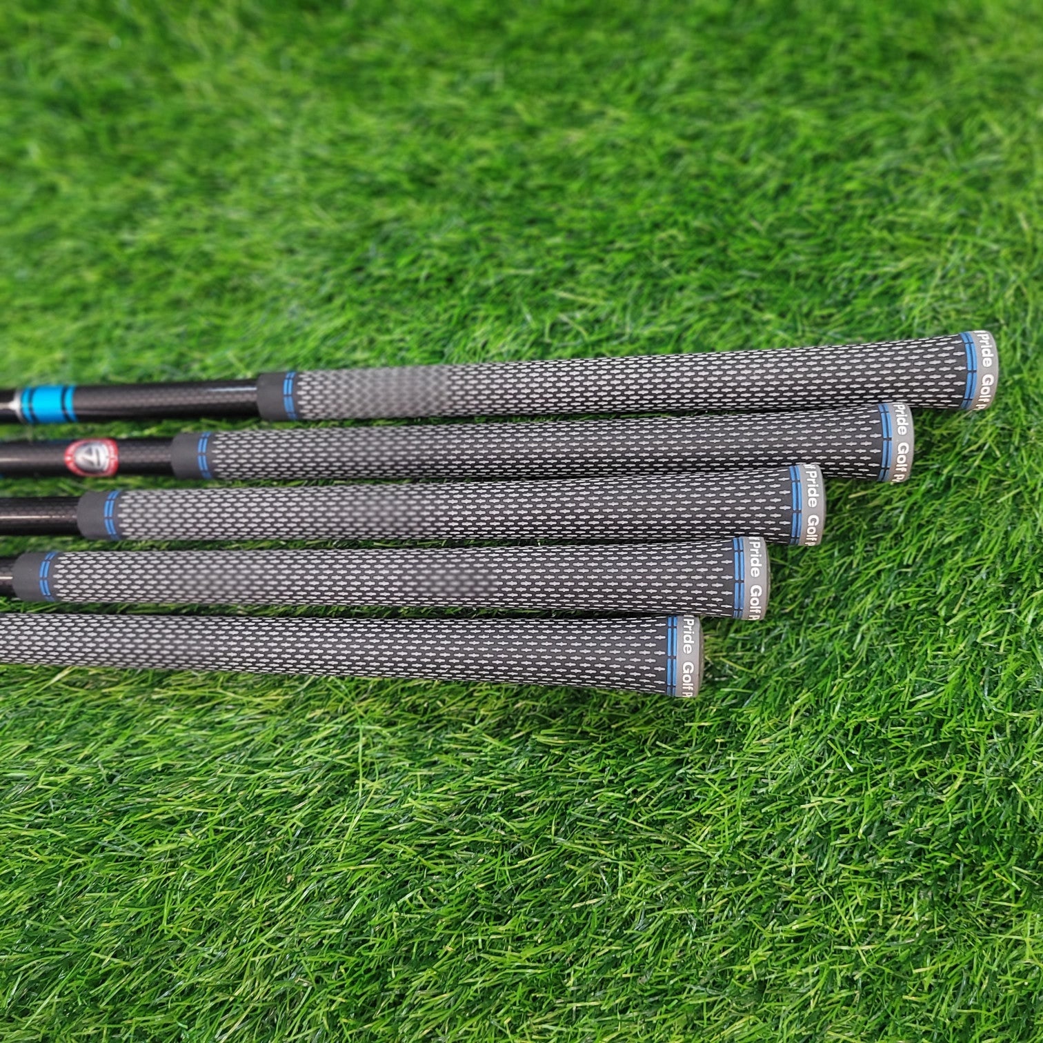 TaylorMade Iron Set / SIM MAX / 5 pcs / R