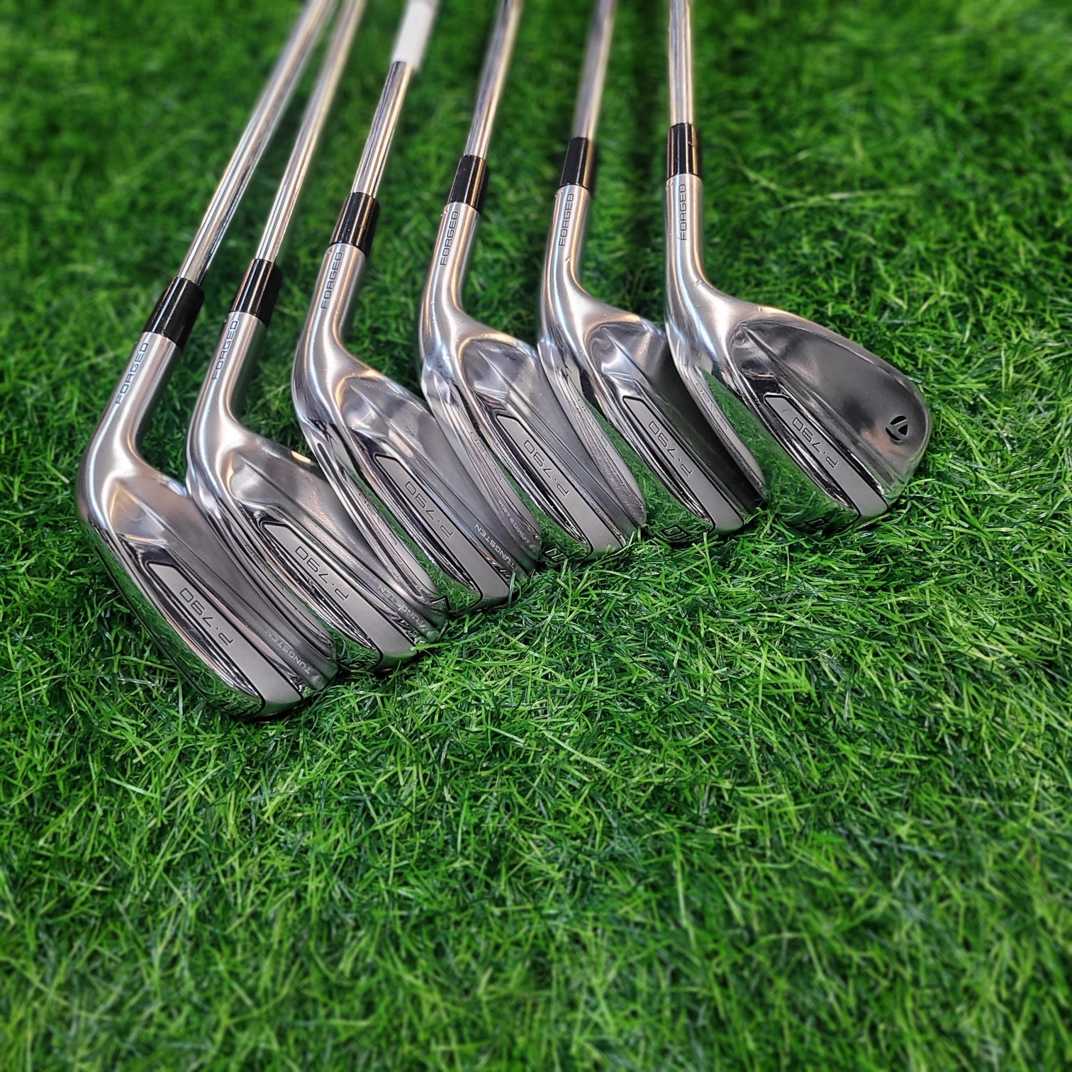 TaylorMade Iron Set / P790 (2019) / 6pcs / S