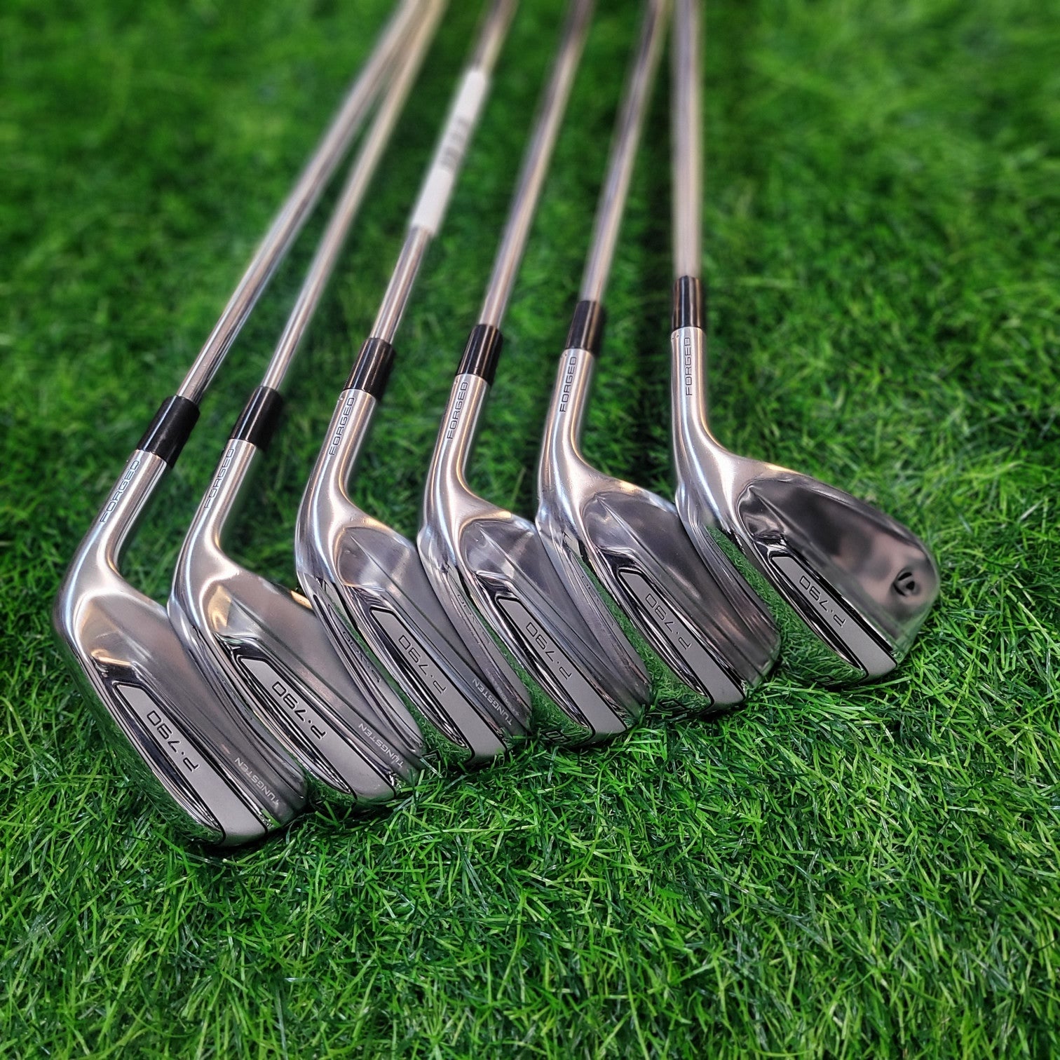 TaylorMade Iron Set / P790 (2019) / 6pcs / S