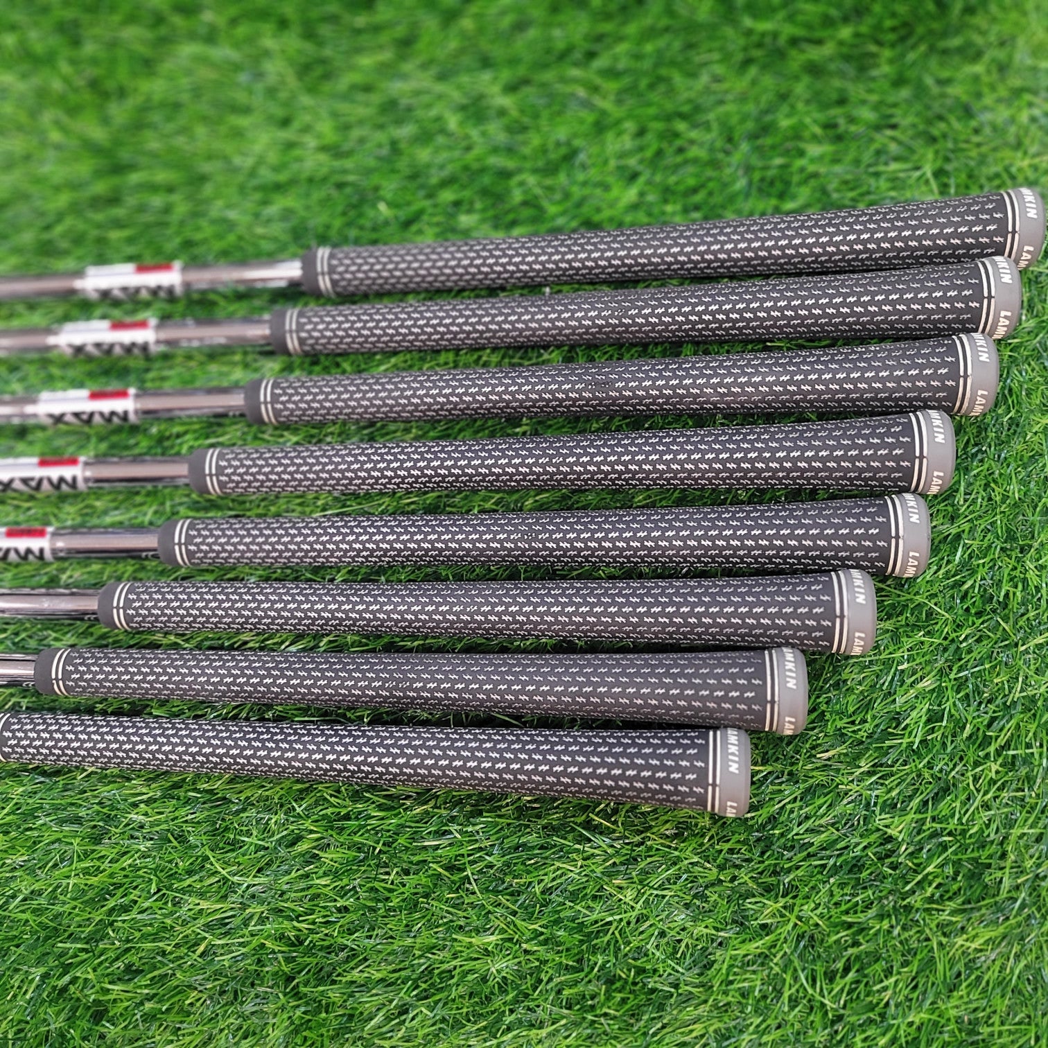 TaylorMade Iron Set / SIM MAX / 8pcs / R