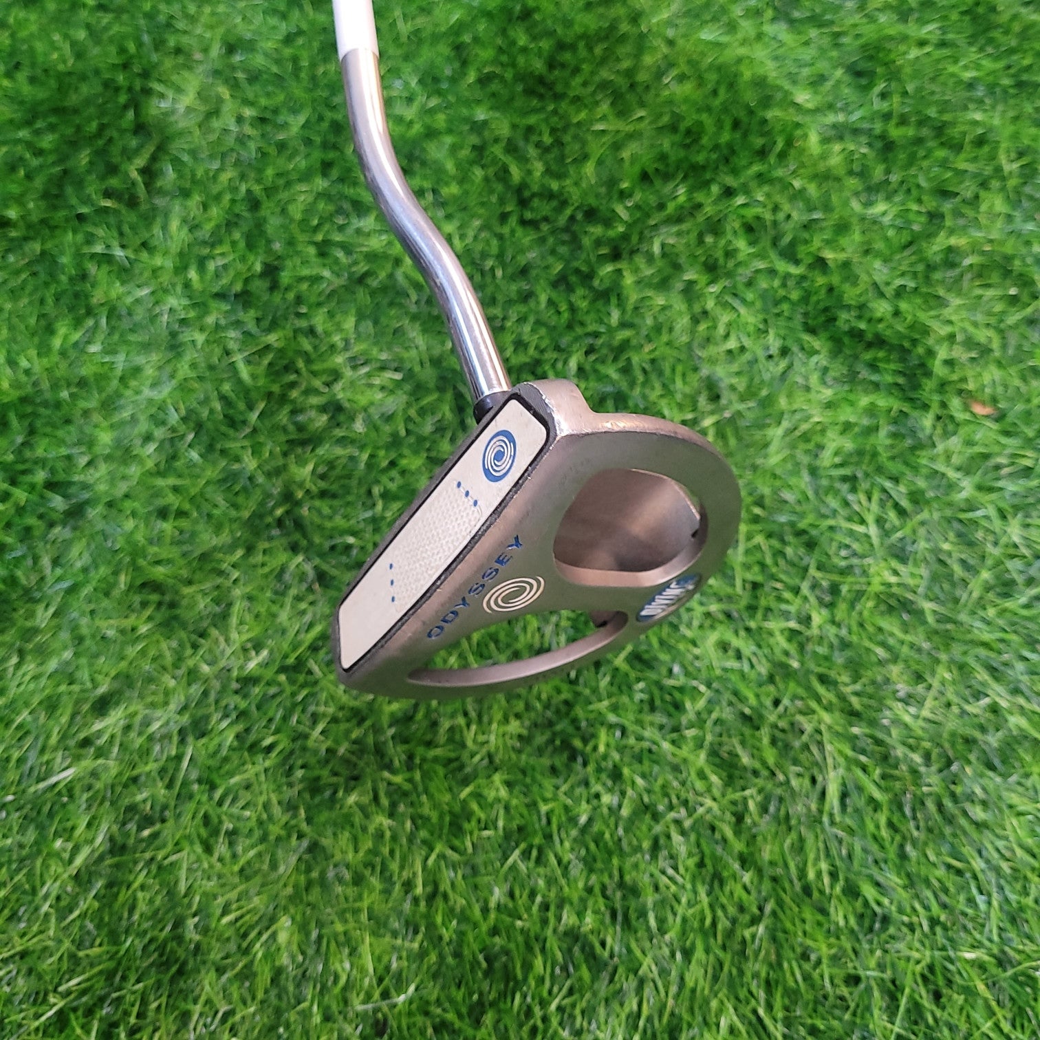 Odyssey Putter / Divine 2 Ball / 32" / Women
