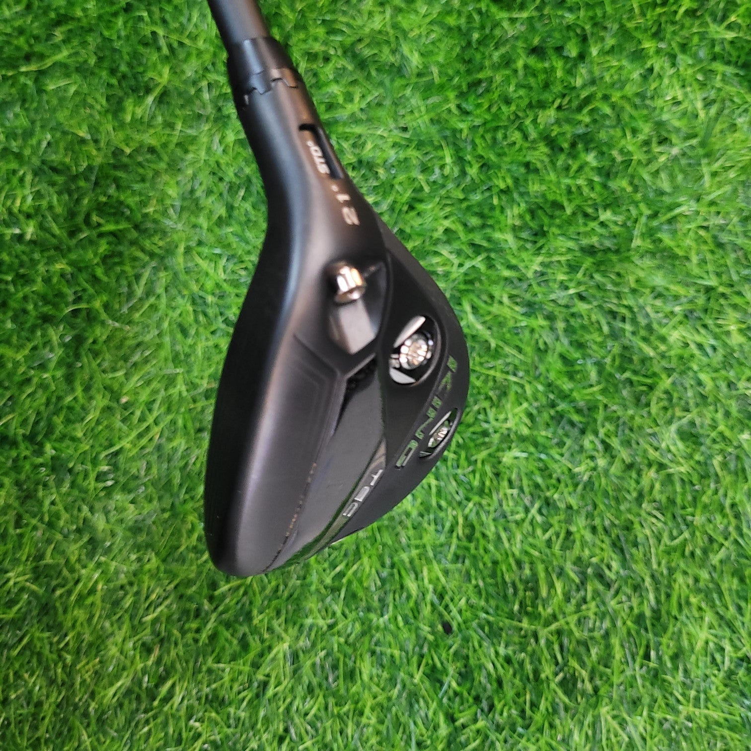 Cobra Hybrid / KING TECH / 4H / 21.0 / R (Like new)