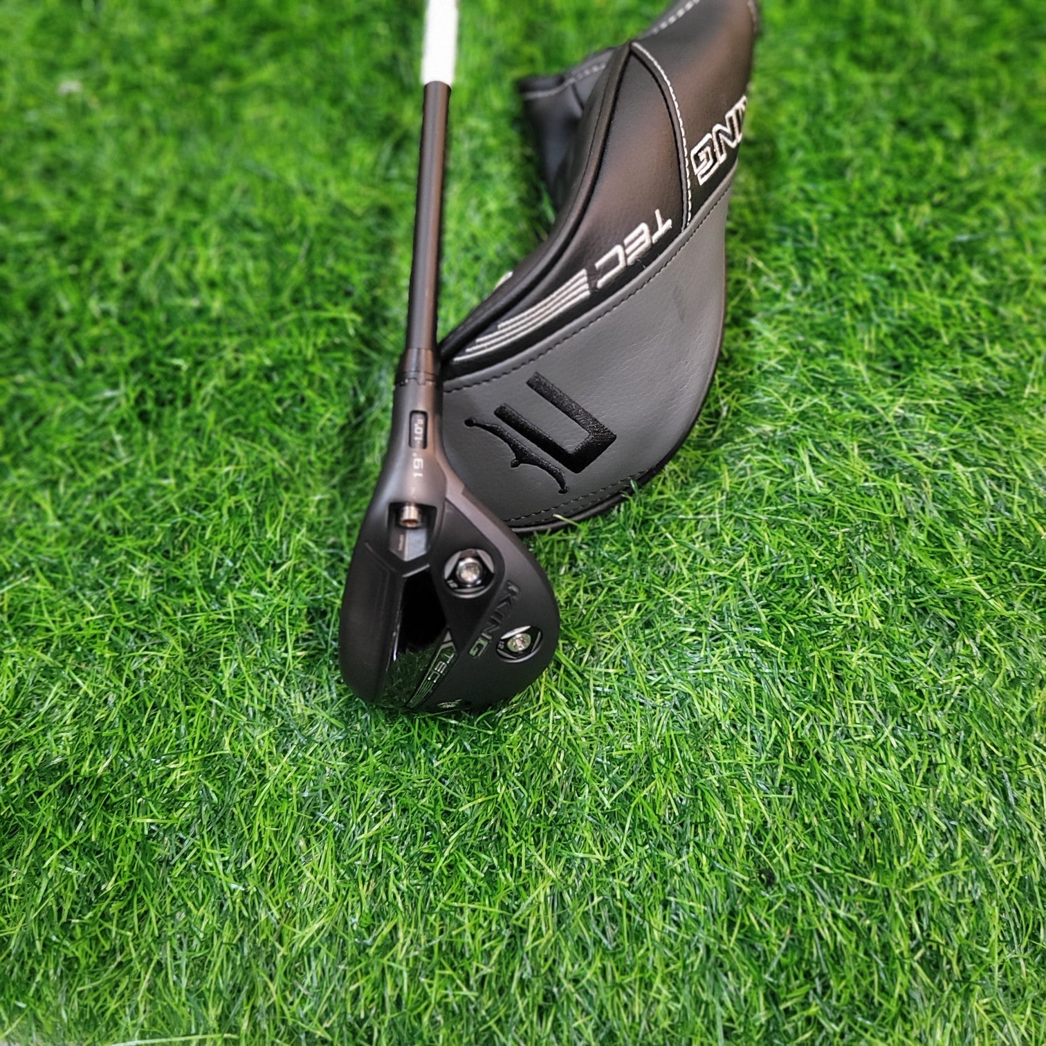 Cobra Hybrid / KING TECH / 3H / 19.0 / R (Like new)