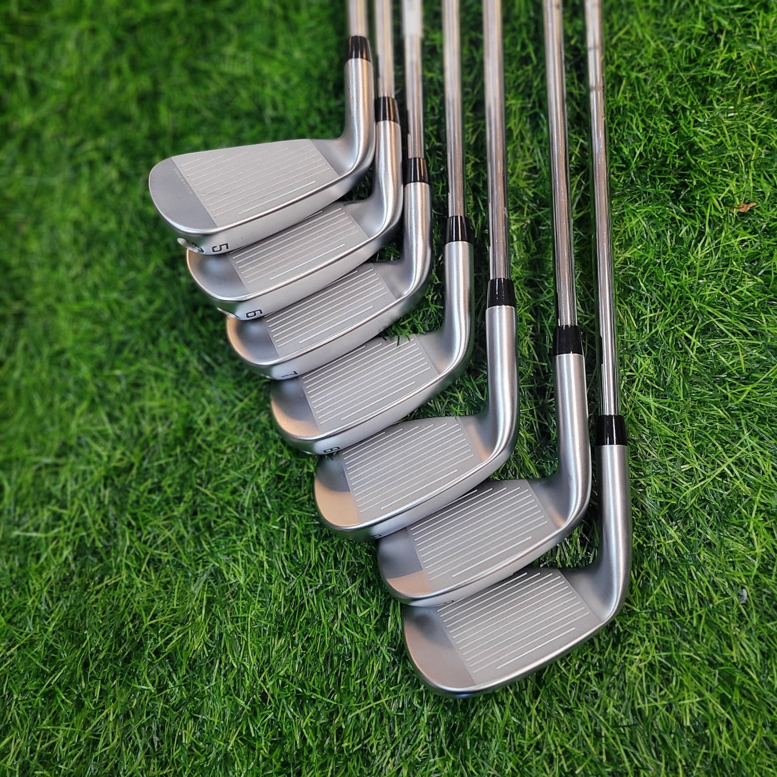 COBRA Iron Set / LTDx / 7pcs / R (Like new)