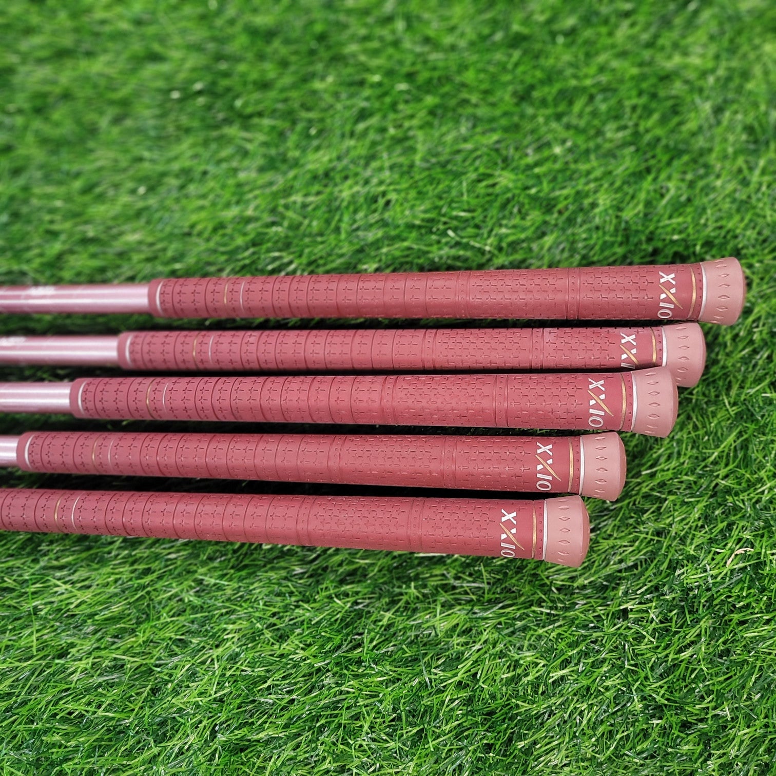 XXIO Iron Set / XXIO 8 Bordeaux / 5pcs / Women