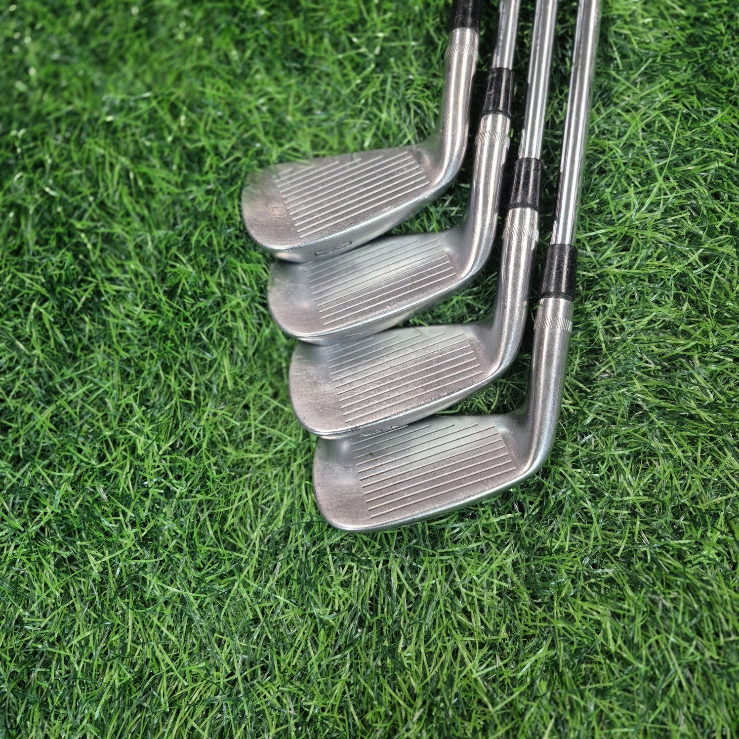 Titleist Iron Set / 990 DCI / 8pcs / R