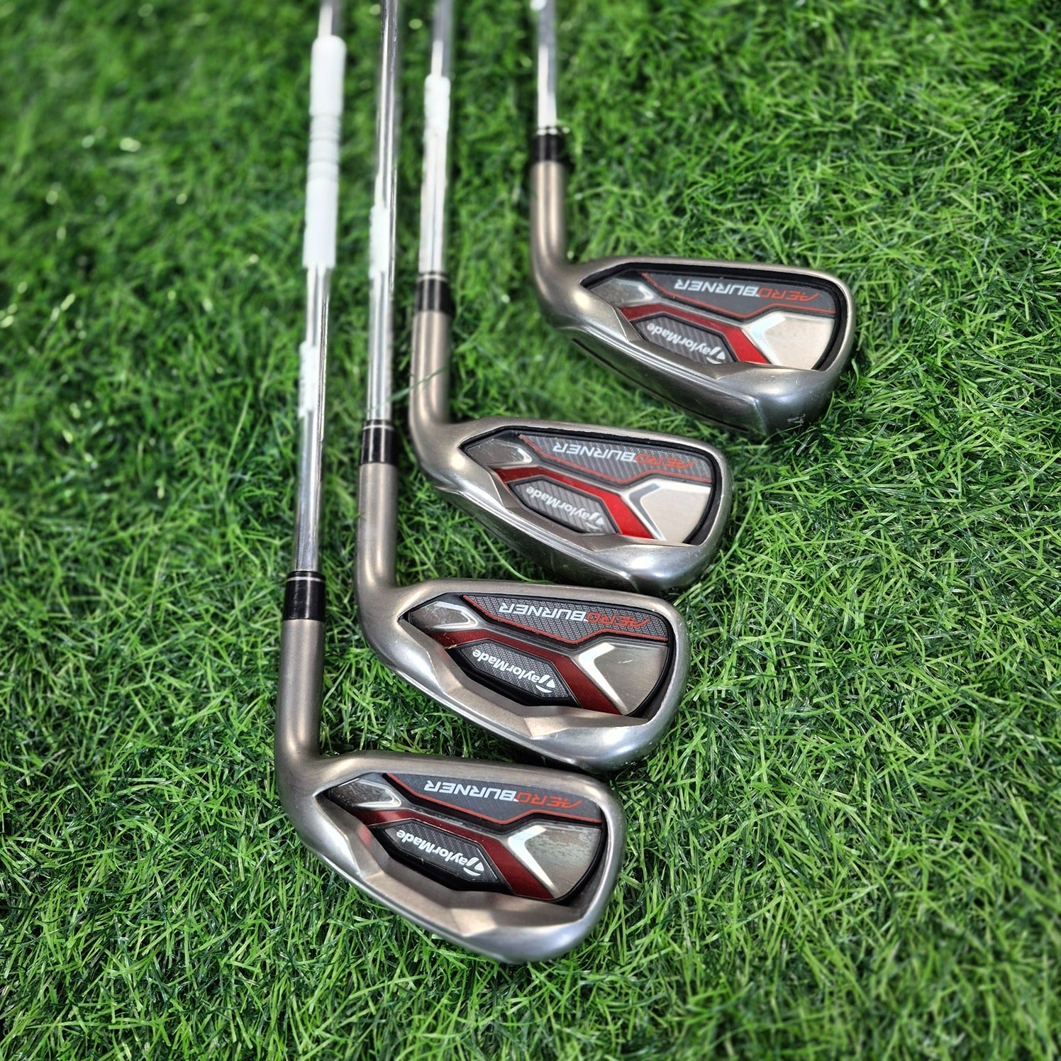 TaylorMade Iron Set / Aero BURNER / 8pcs / R