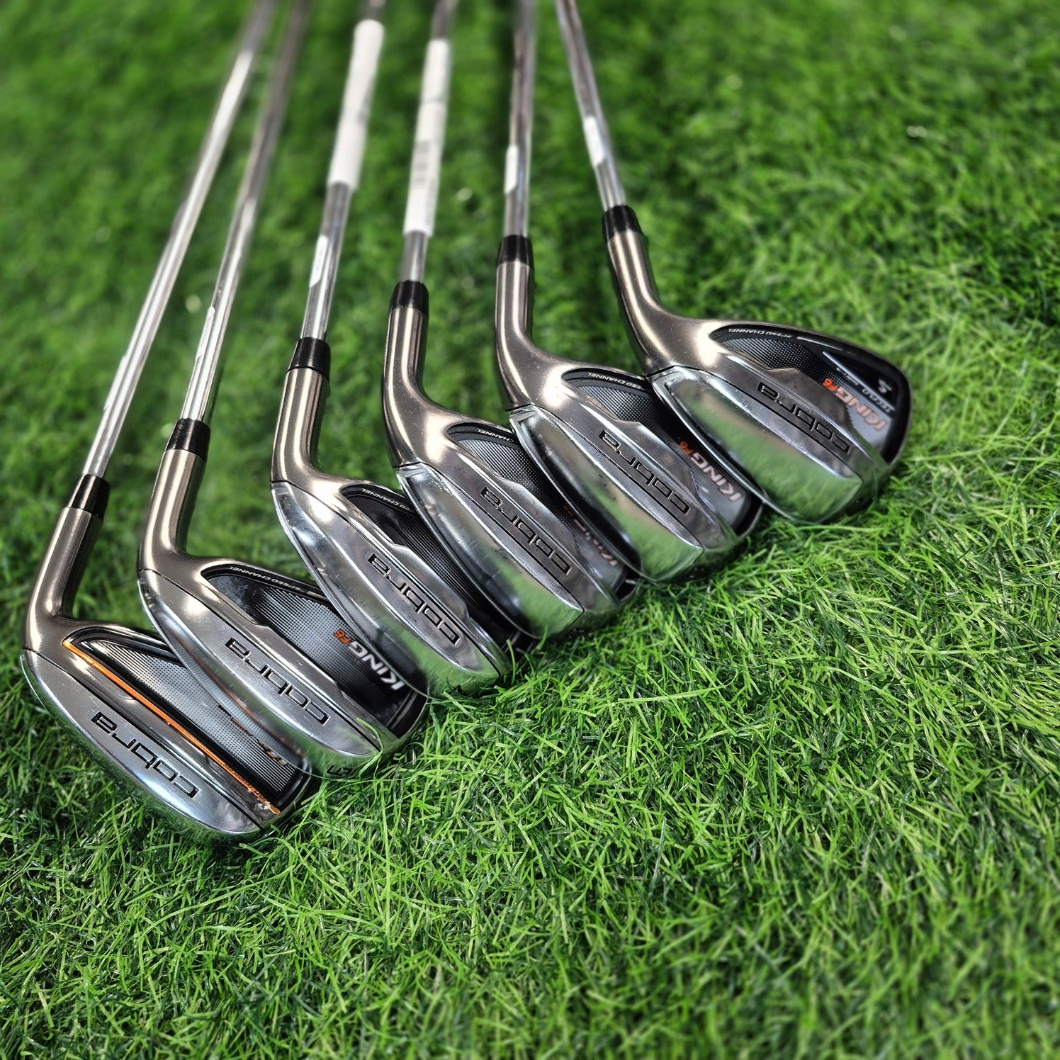 COBRA Iron Set / KING F6 / 6 pcs / R