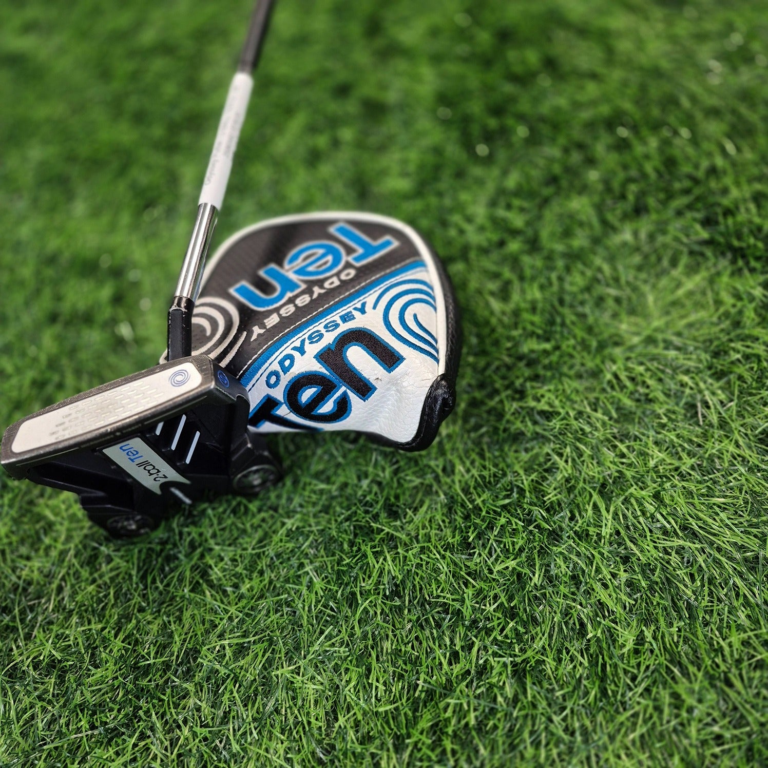 Odyssey Putter / 2-BALL TEN S / 33"