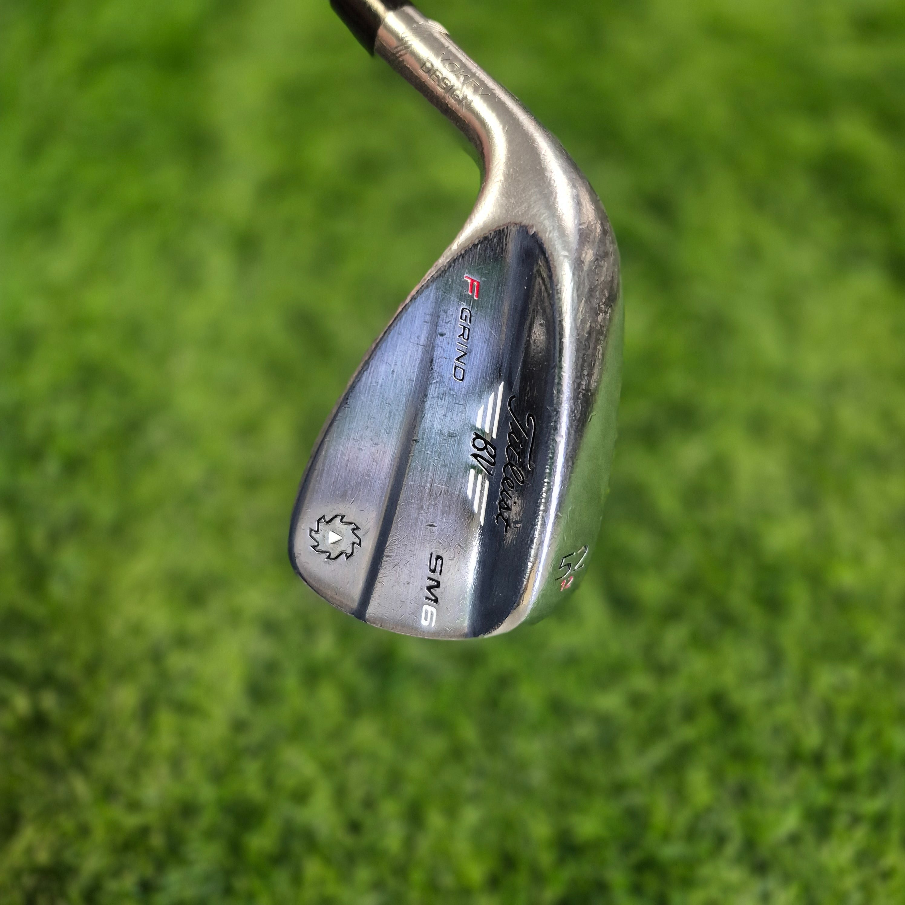 Titleist Wedge / Vokey SM6 Tour / 52.0 / Lefty