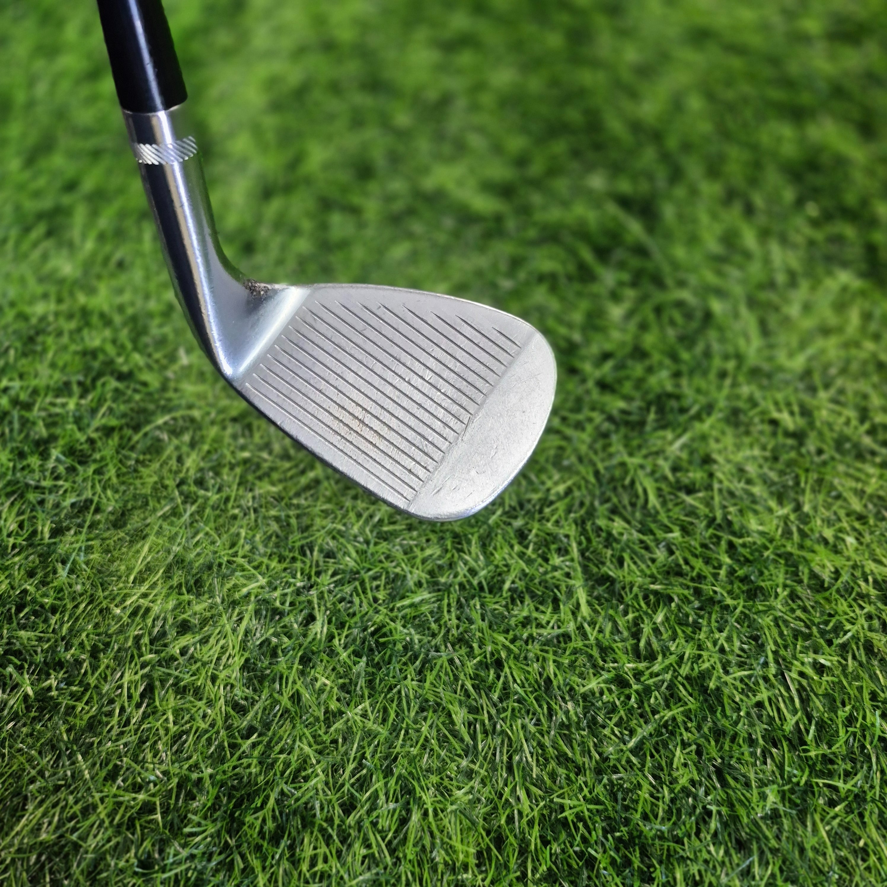 Titleist Wedge / Vokey SM6 Tour / 52.0 / Lefty
