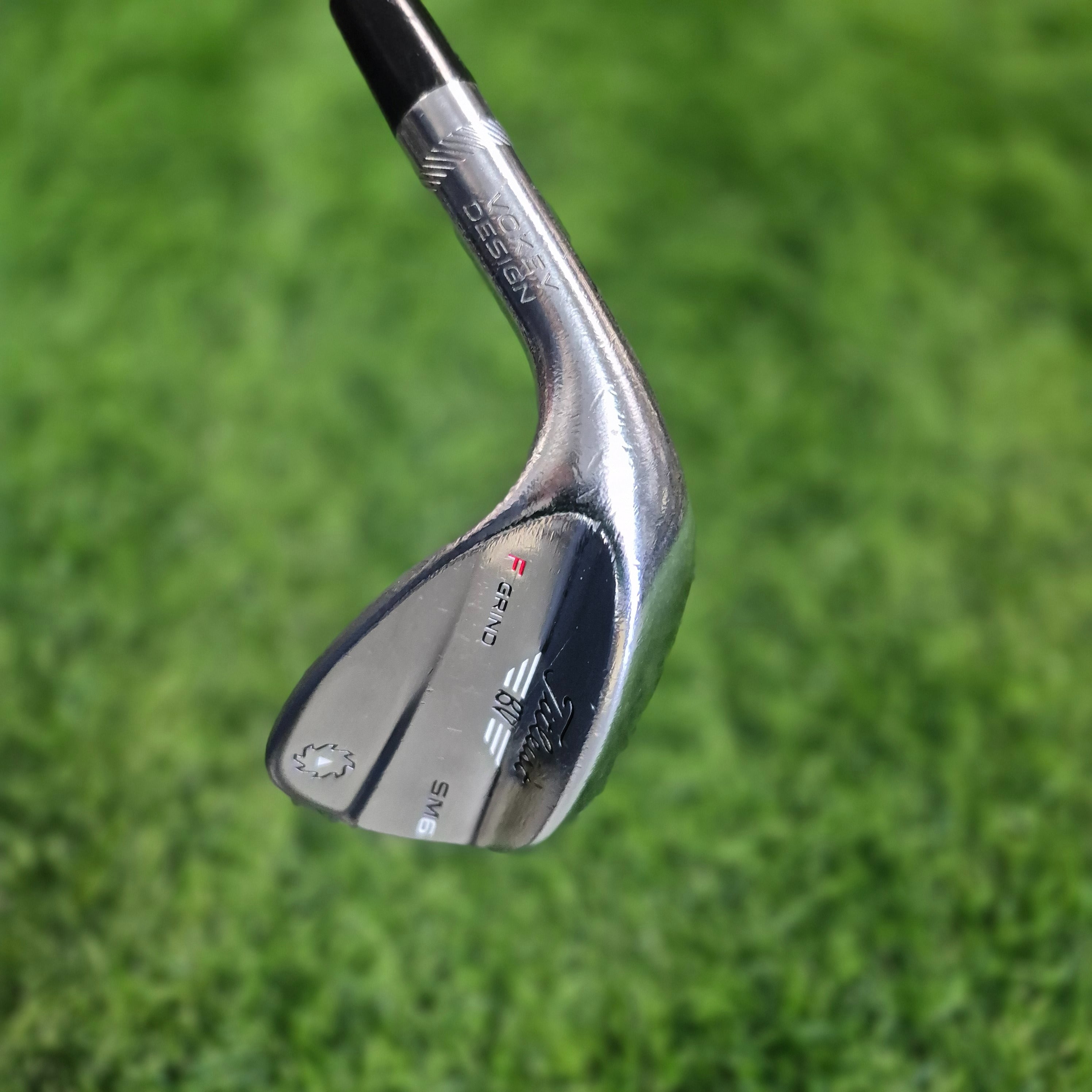 Titleist Wedge / Vokey SM6 Tour / 52.0 / Lefty