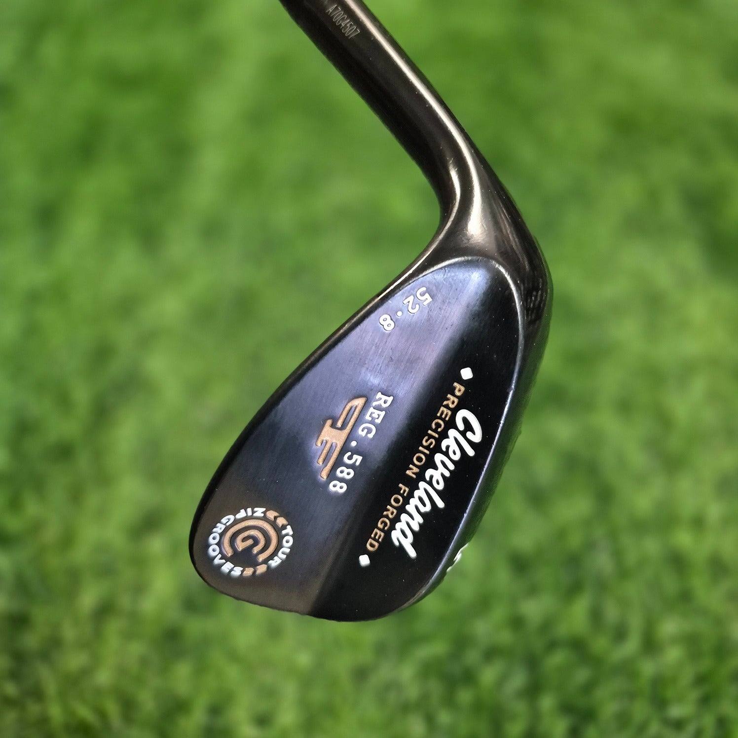 Cleveland Wedge / 588 Precision Forged / 52.0