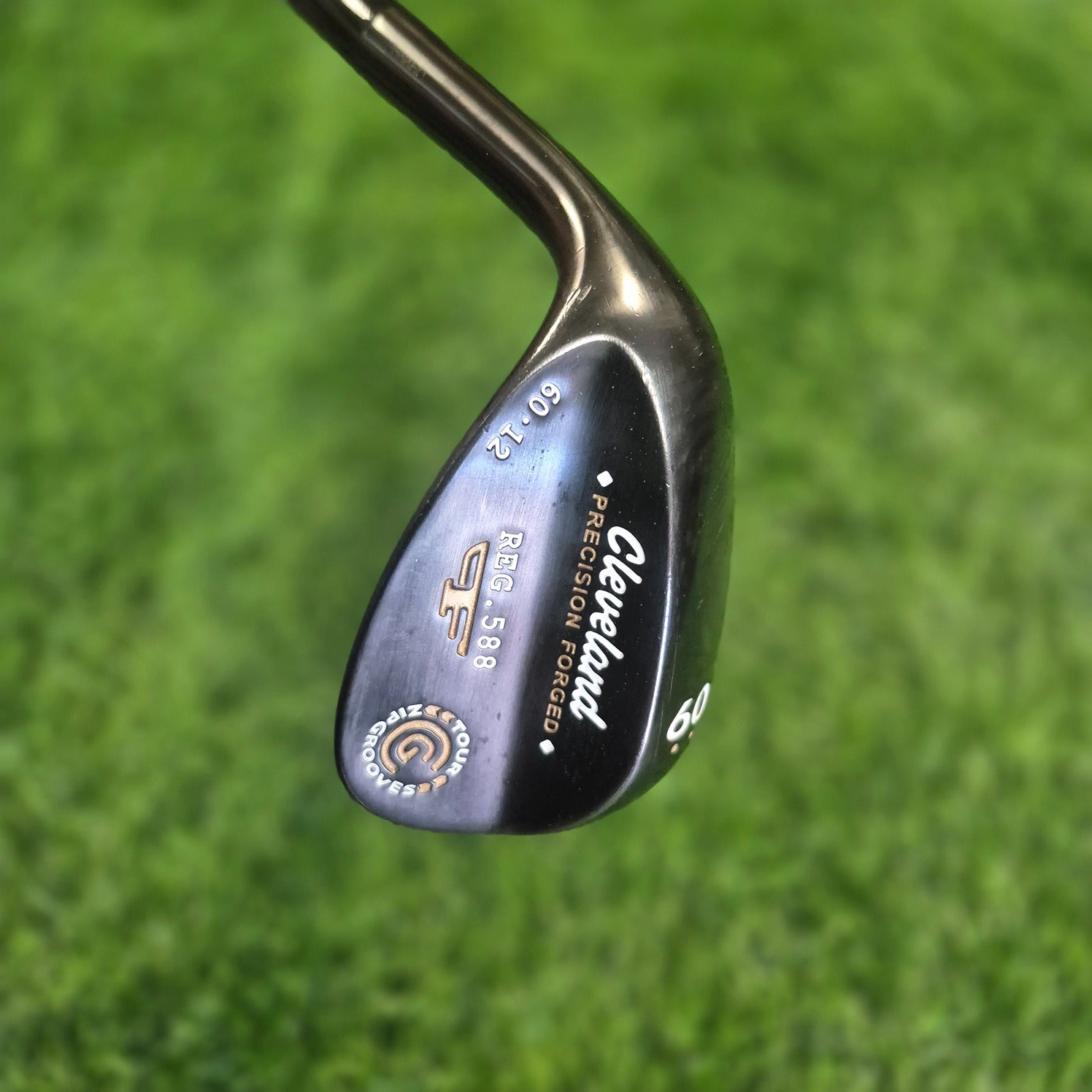 Cleveland Wedge / 588 Precision Forged / 60.0 / Lefty