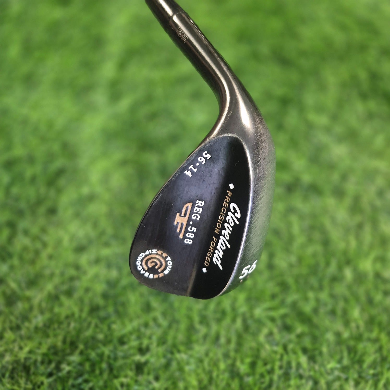 Cleveland Wedge / 588 Precision Forged / 56.0 / Lefty