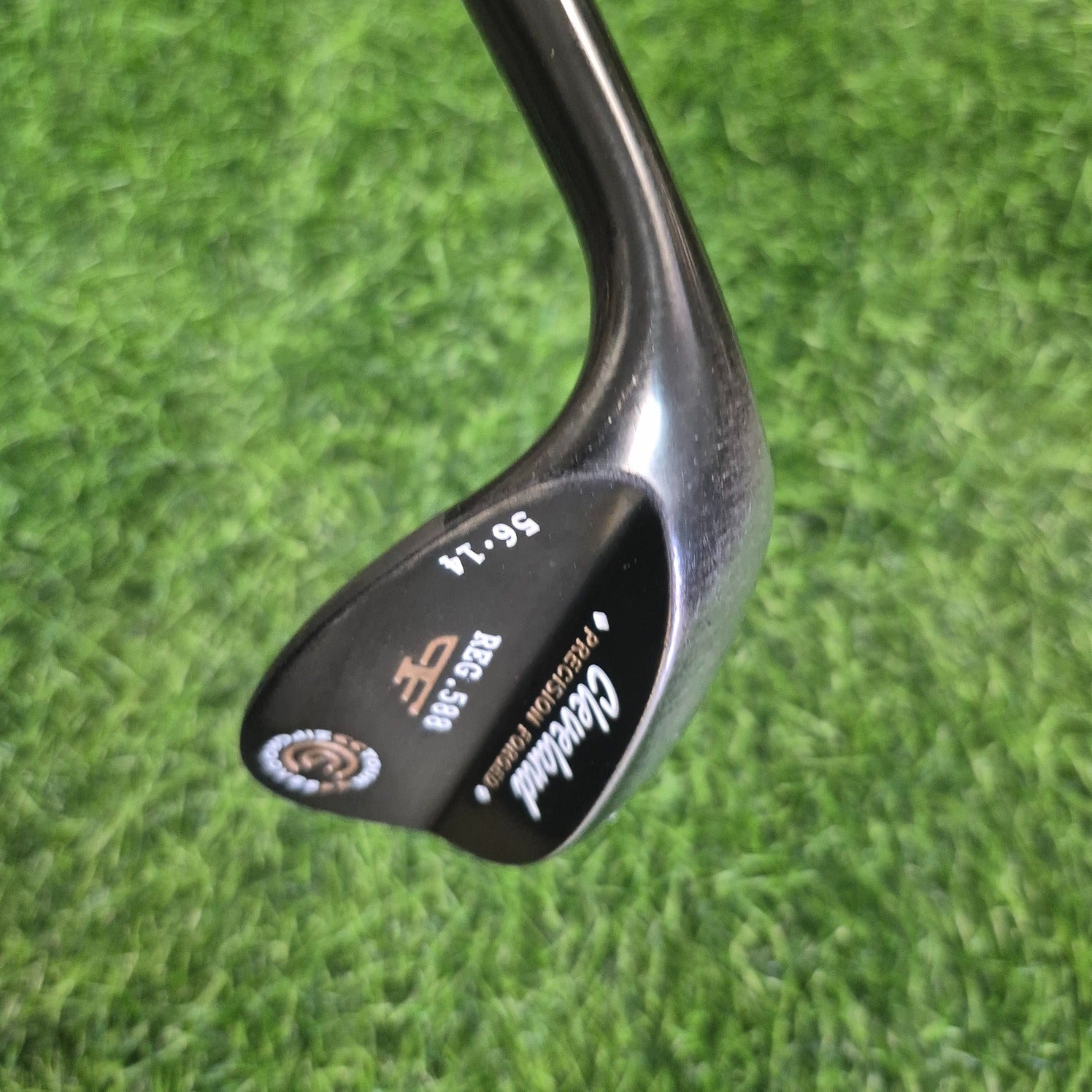Cleveland Wedge / 588 Precision Forged / 56.0 / Lefty
