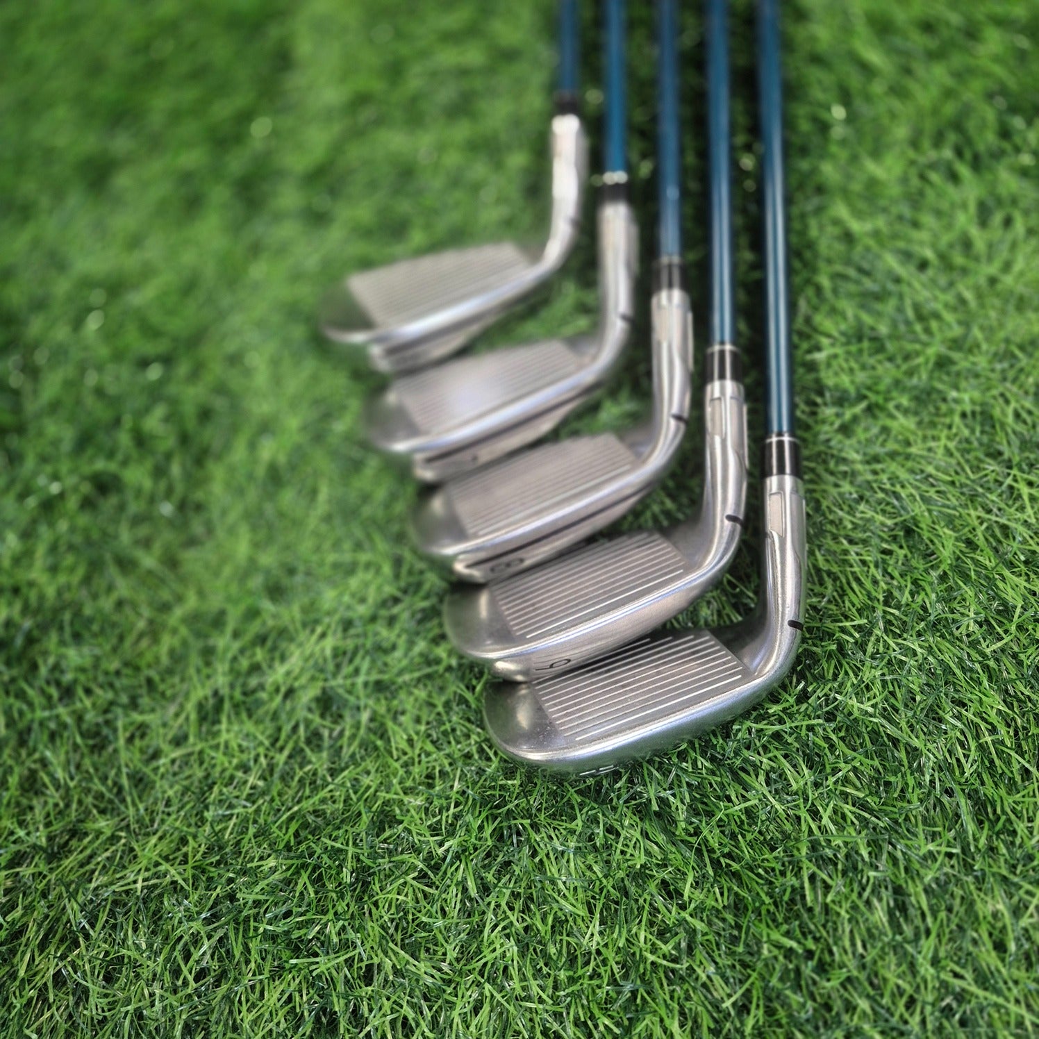 TaylorMade Iron Set / SIM2 Max / 5pcs / R