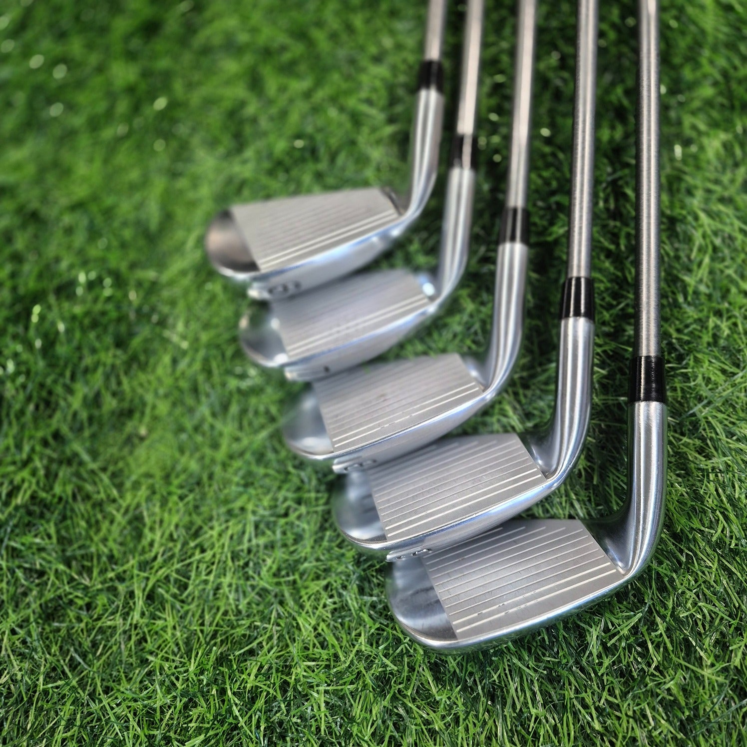 Bridgestone Iron Set / 213 HF Forged / 5 pcs / R