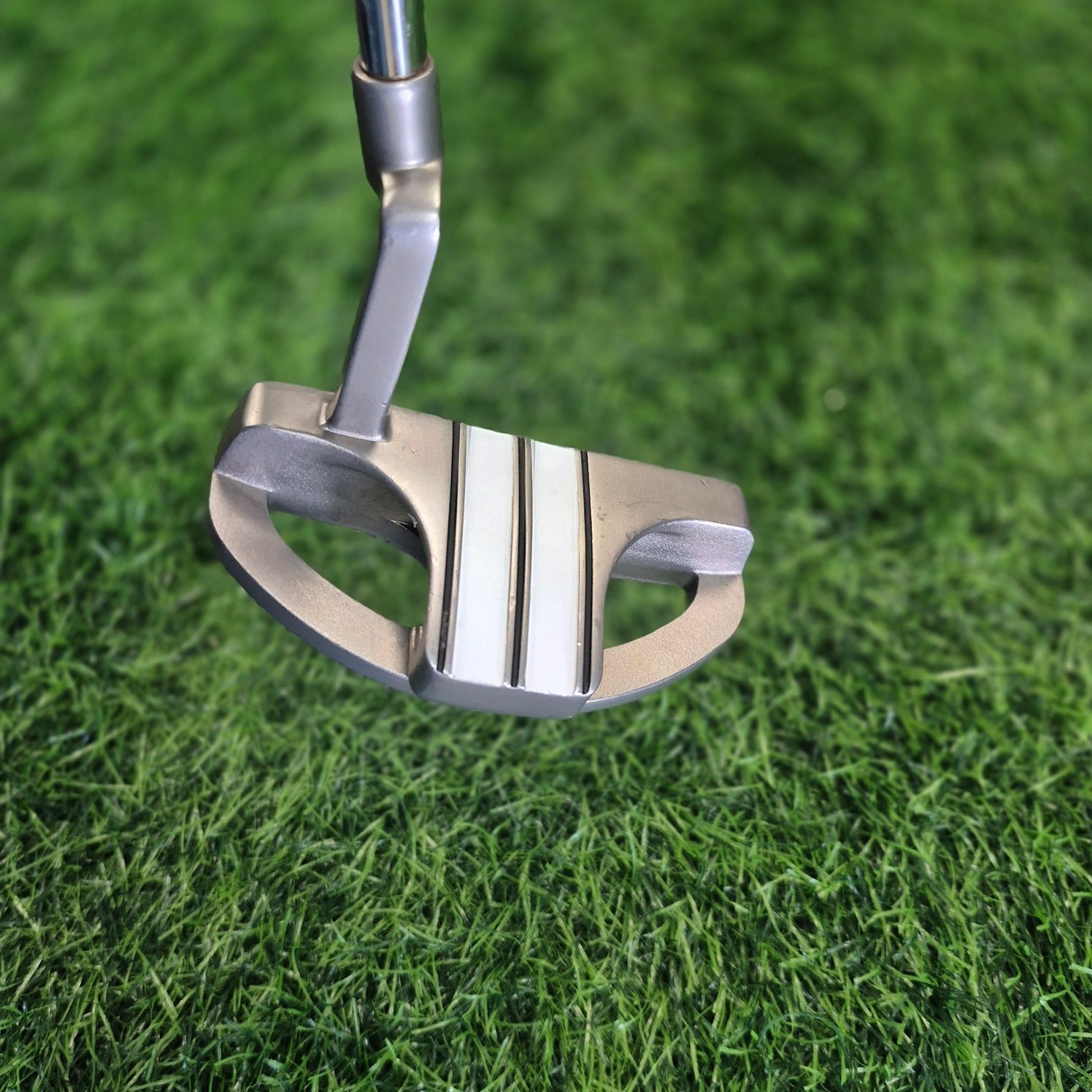 Odyssey Putter / DIVINE LINE BLADE / 33" / Women