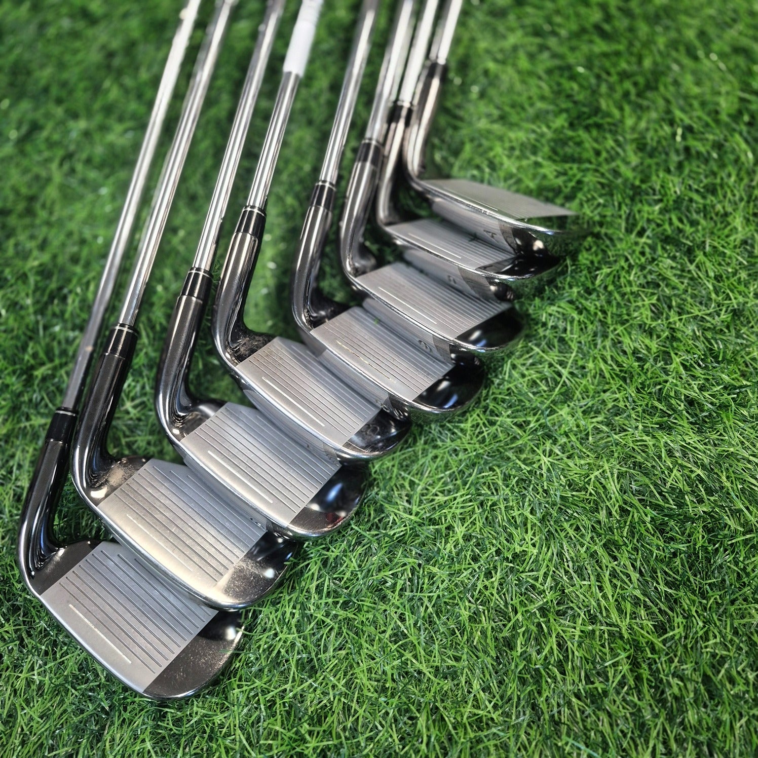 Reserved: TaylorMade Iron Set / BURNER / 8pcs / Lefty / S