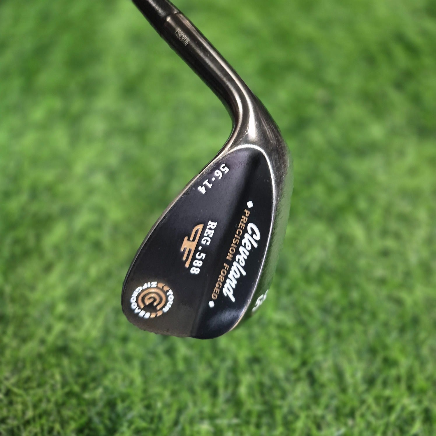 Cleveland Wedge / REG 588 / 56.0 / Lefty