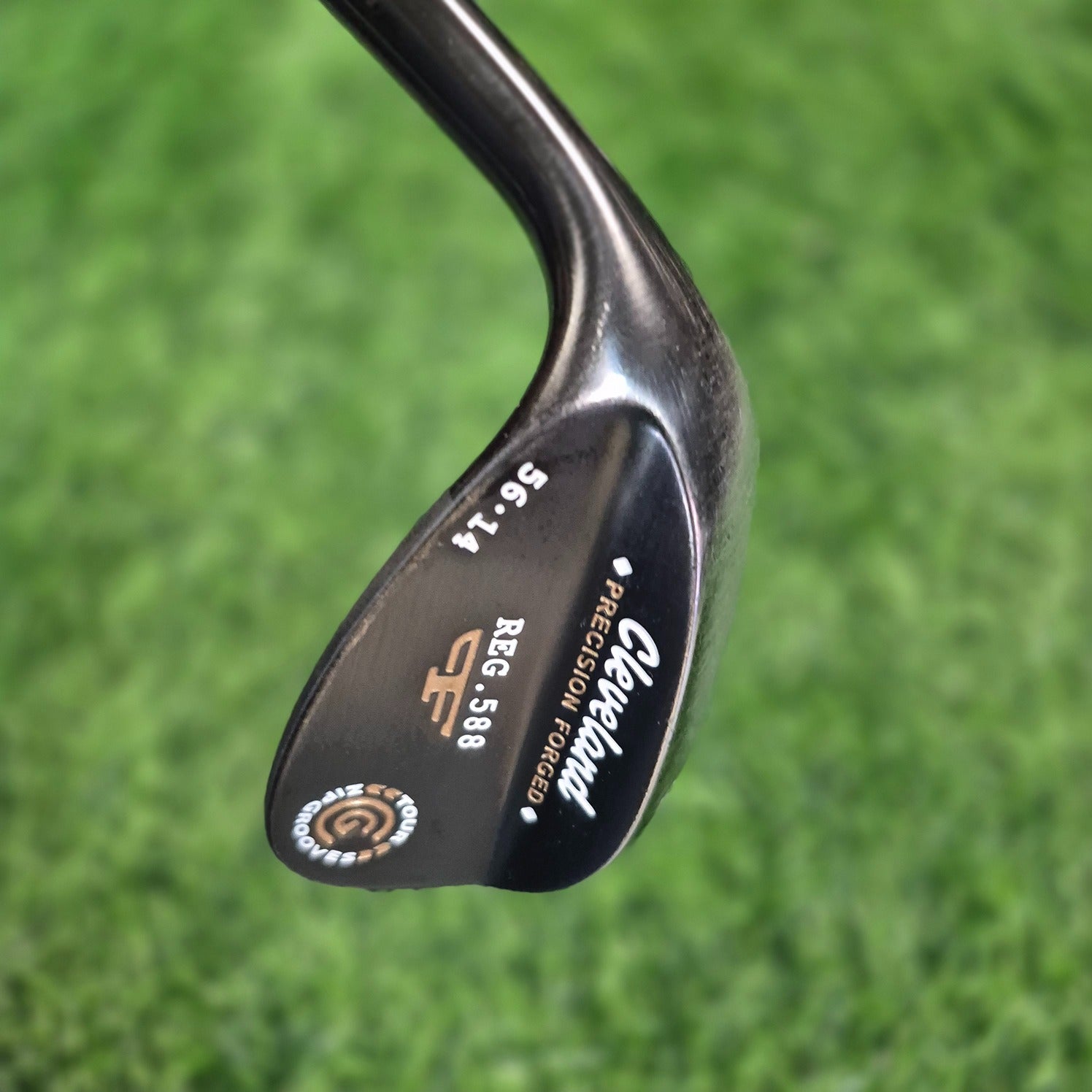 Cleveland Wedge / REG 588 / 56.0 / Lefty