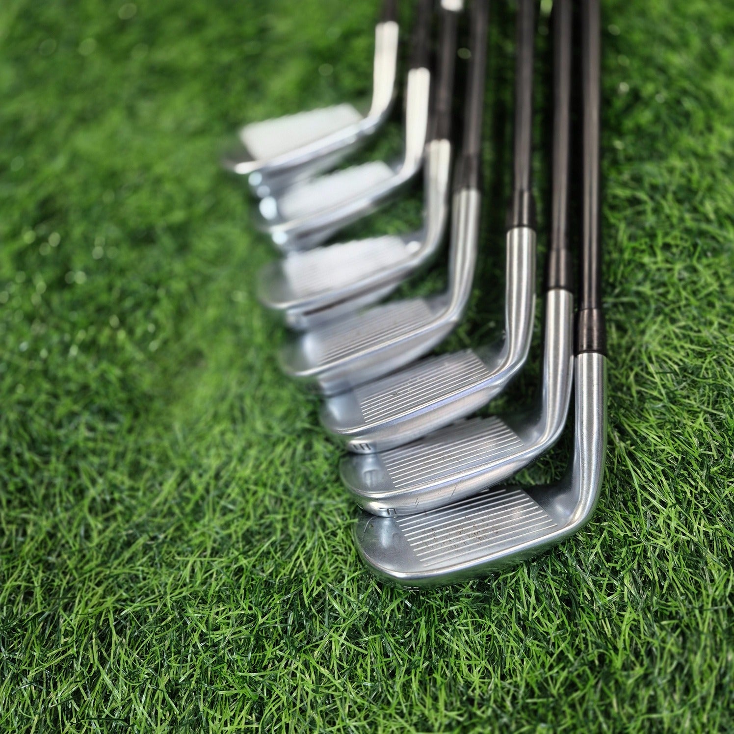TaylorMade Iron Set / P790 / 7pcs/ X