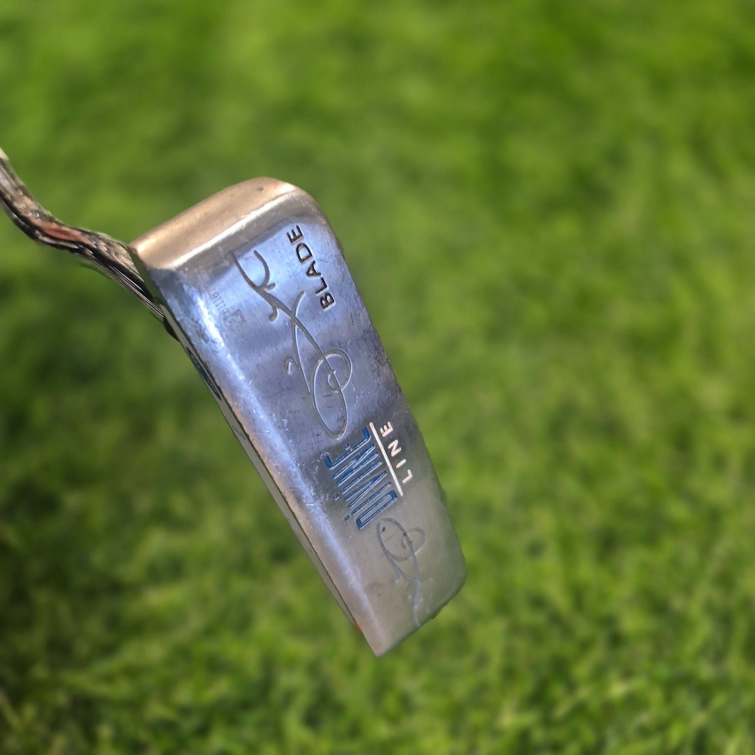 Odyssey Putter / Divine Line Blade / 32" / Women