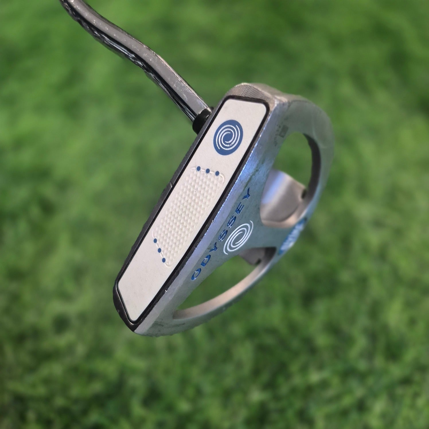 Odyssey Putter / Divine Line 2 Ball / 32" / Women