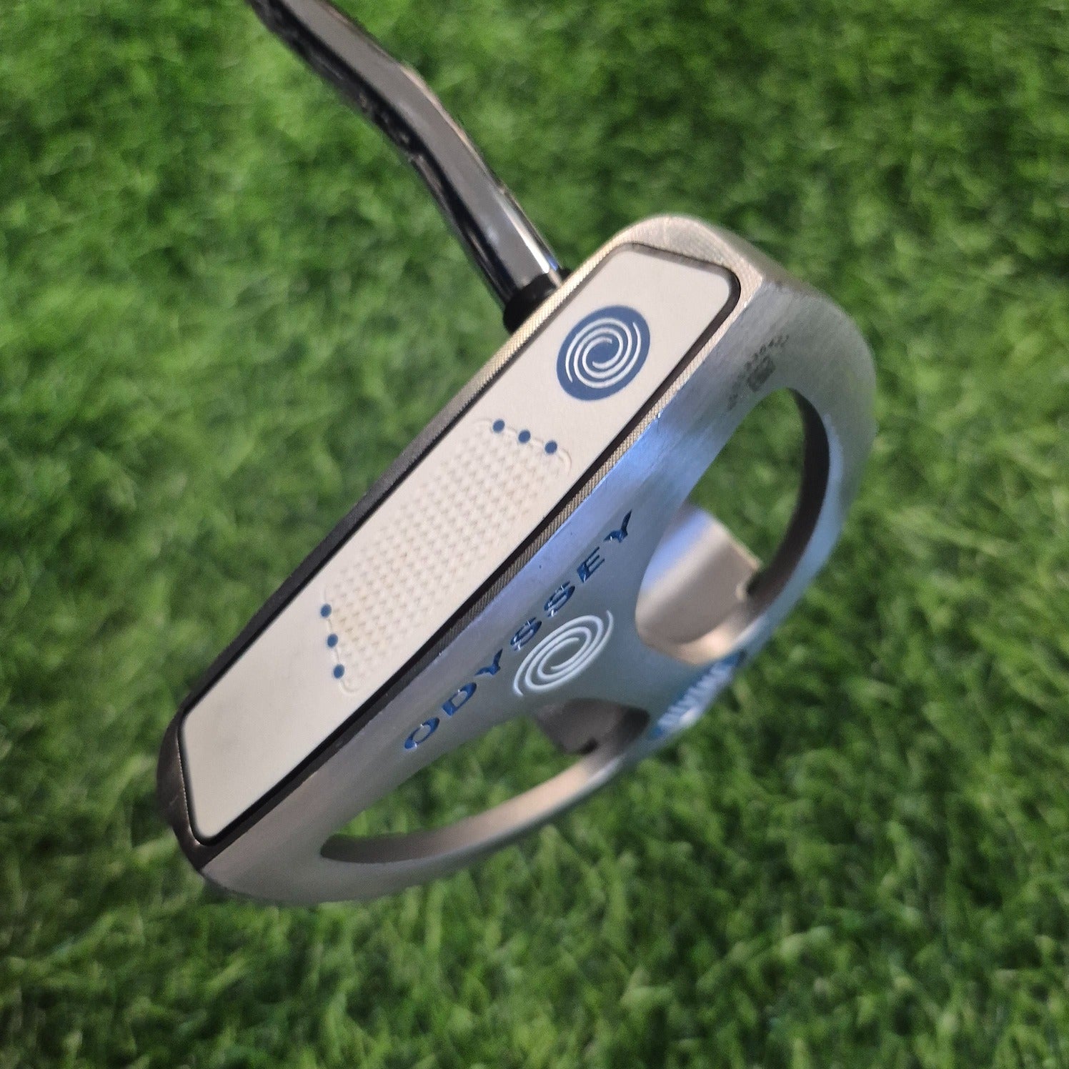 Odyssey Putter / Divine Line 2 Ball / 33" / Women