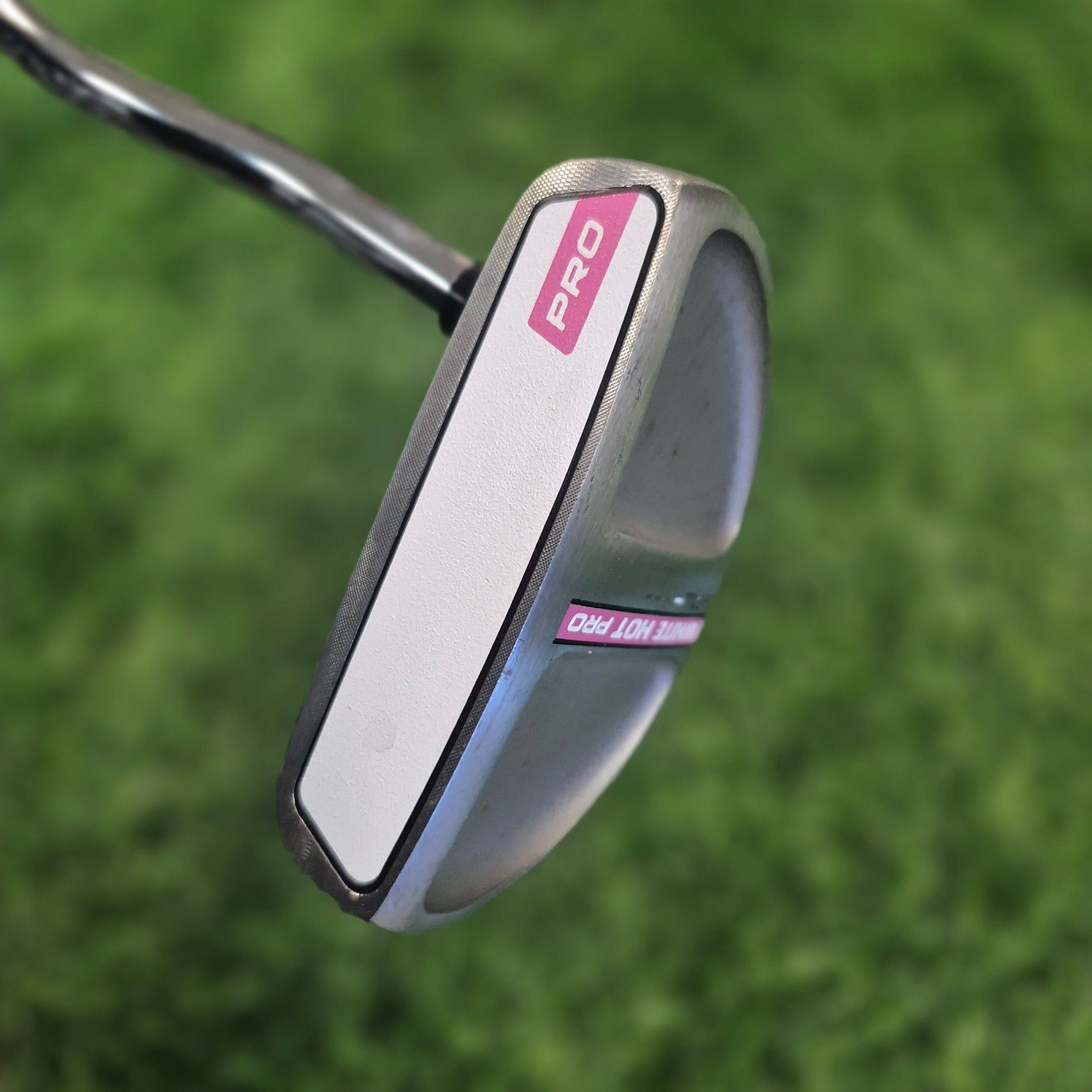 Odyssey Putter / White Hot Pro 2 Ball / 32" / Women