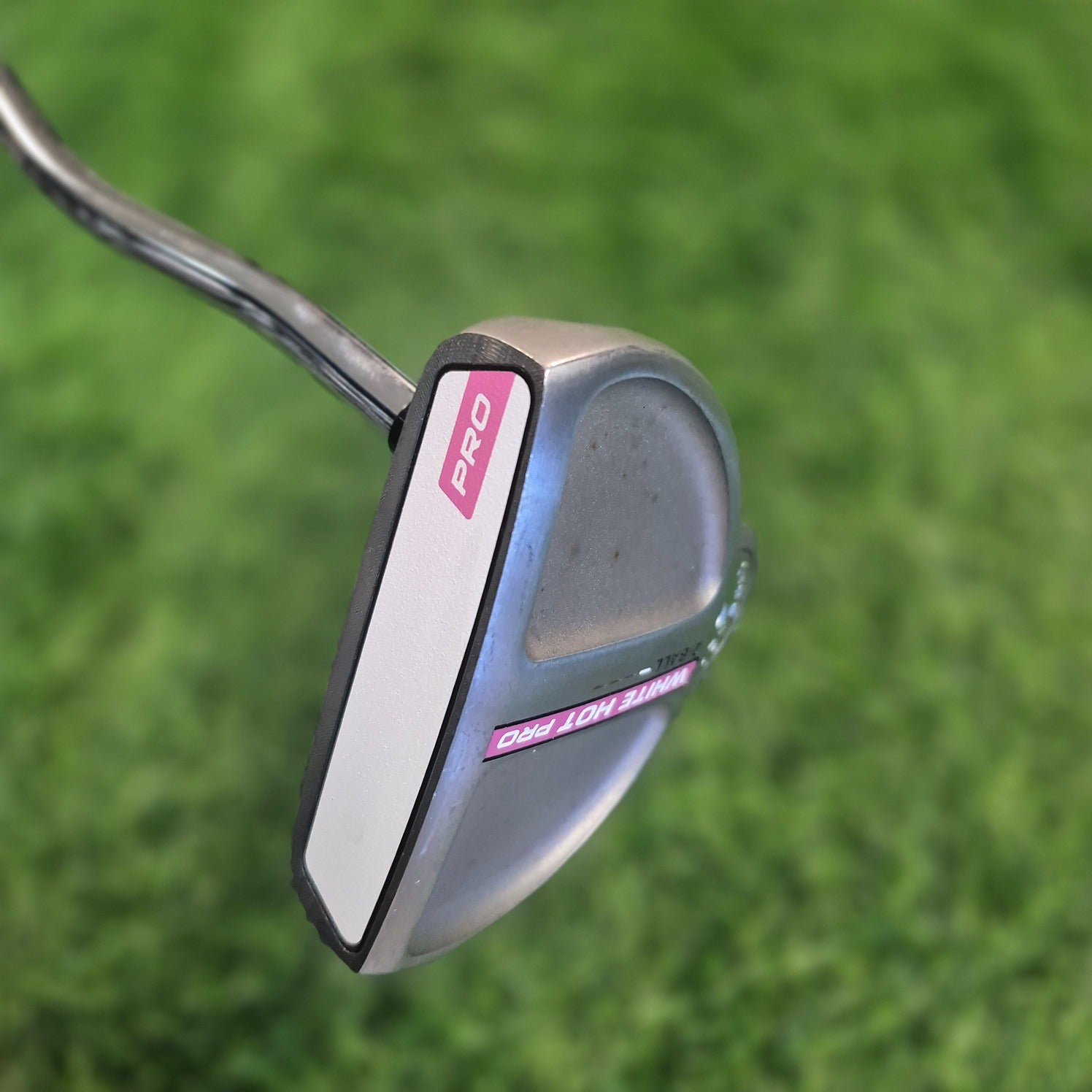 Odyssey Putter / White Hot Pro 2 Ball / 32" / Women