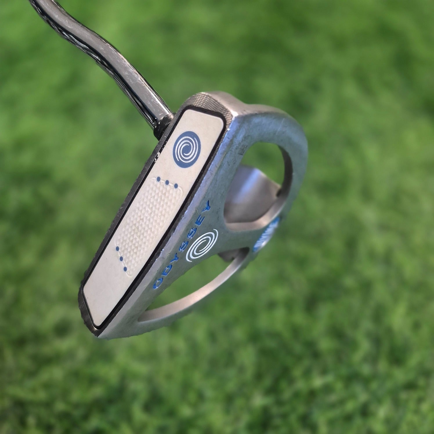 Odyssey Putter / Divine Line 2 Ball / 33" / Women