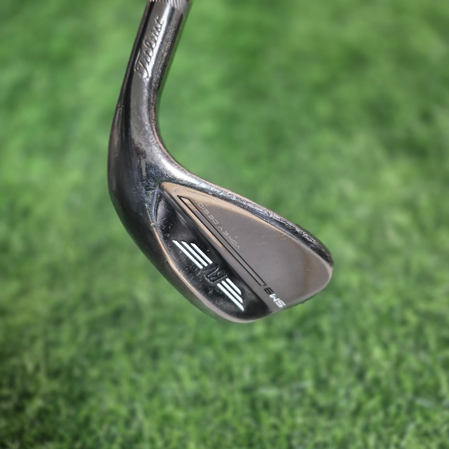 Titleist Wedge / Vokey SM9 Brushed / 56.0 / S