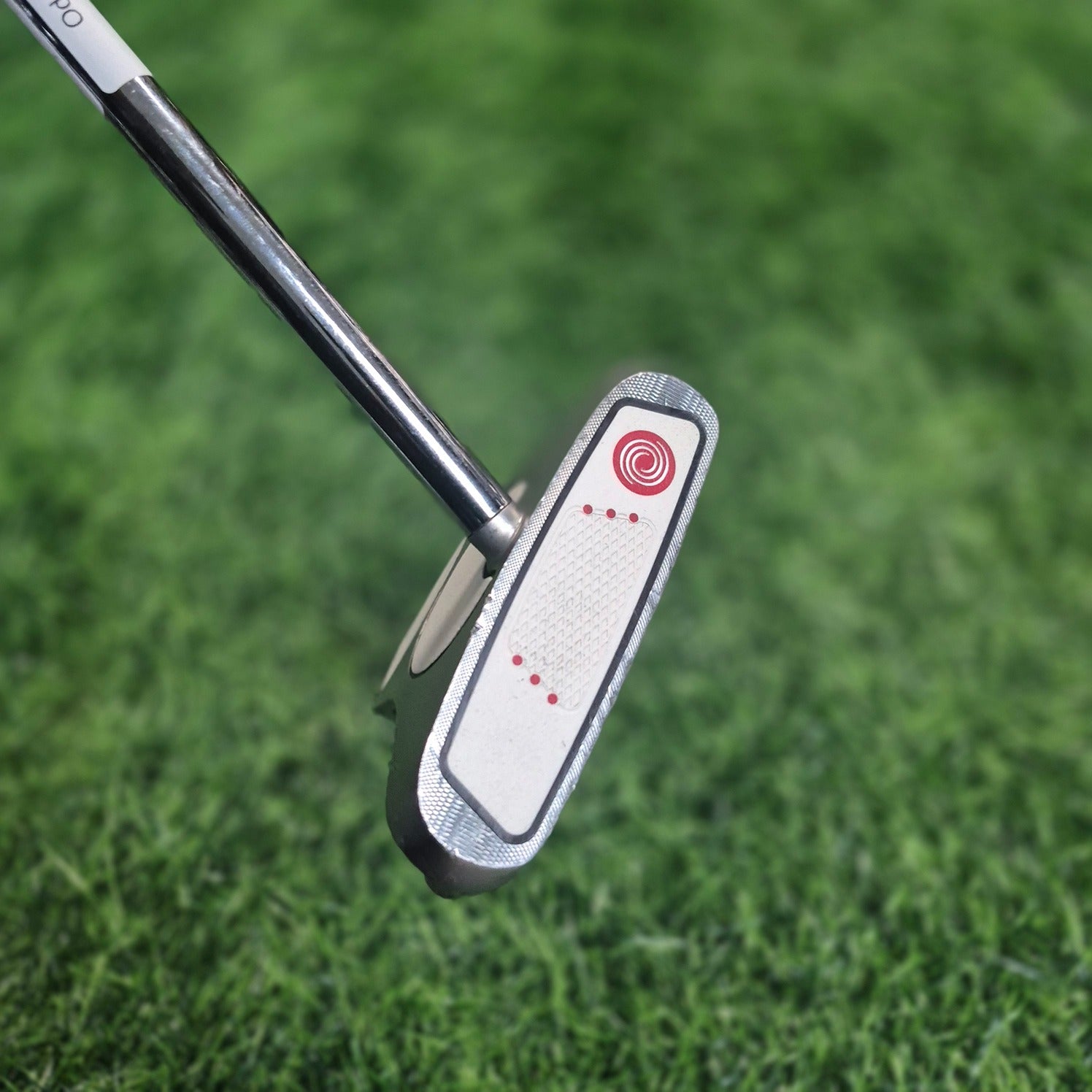 Odyssey Putter / White Hot XG 2-Ball / 32"