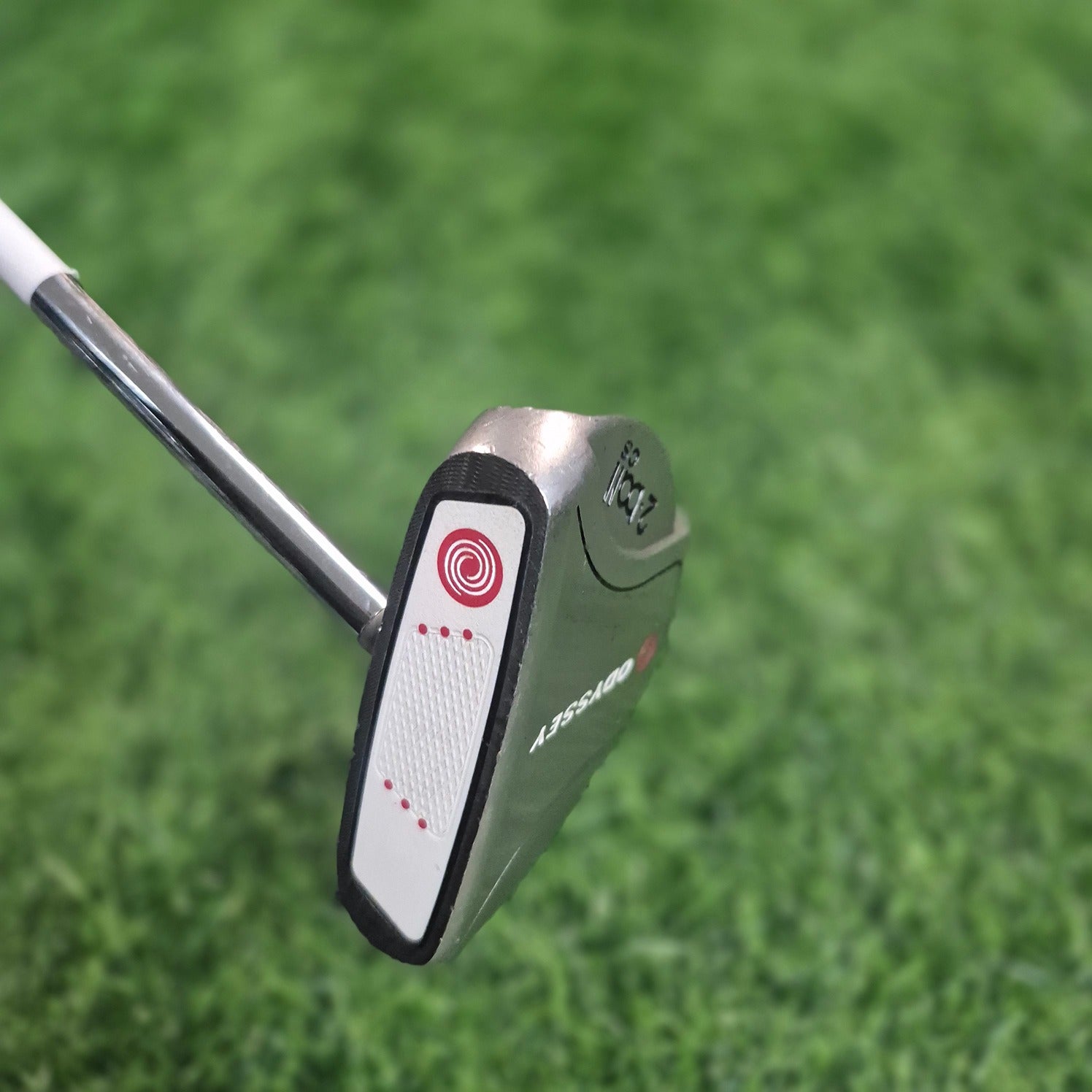 Odyssey Putter / White Hot XG 2-Ball / 32"
