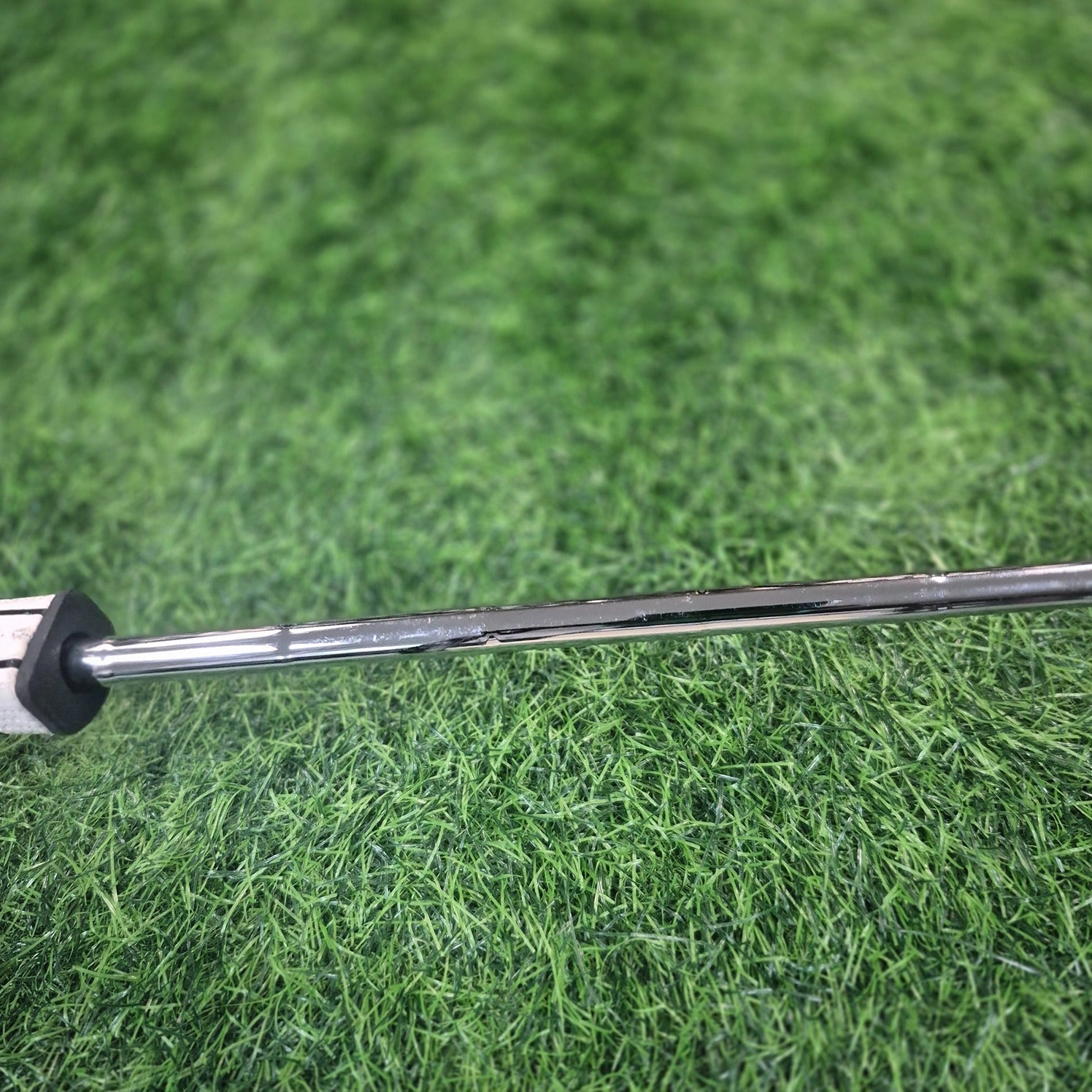 Odyssey Putter / White Hot RX 2-Ball V-Line / 33"