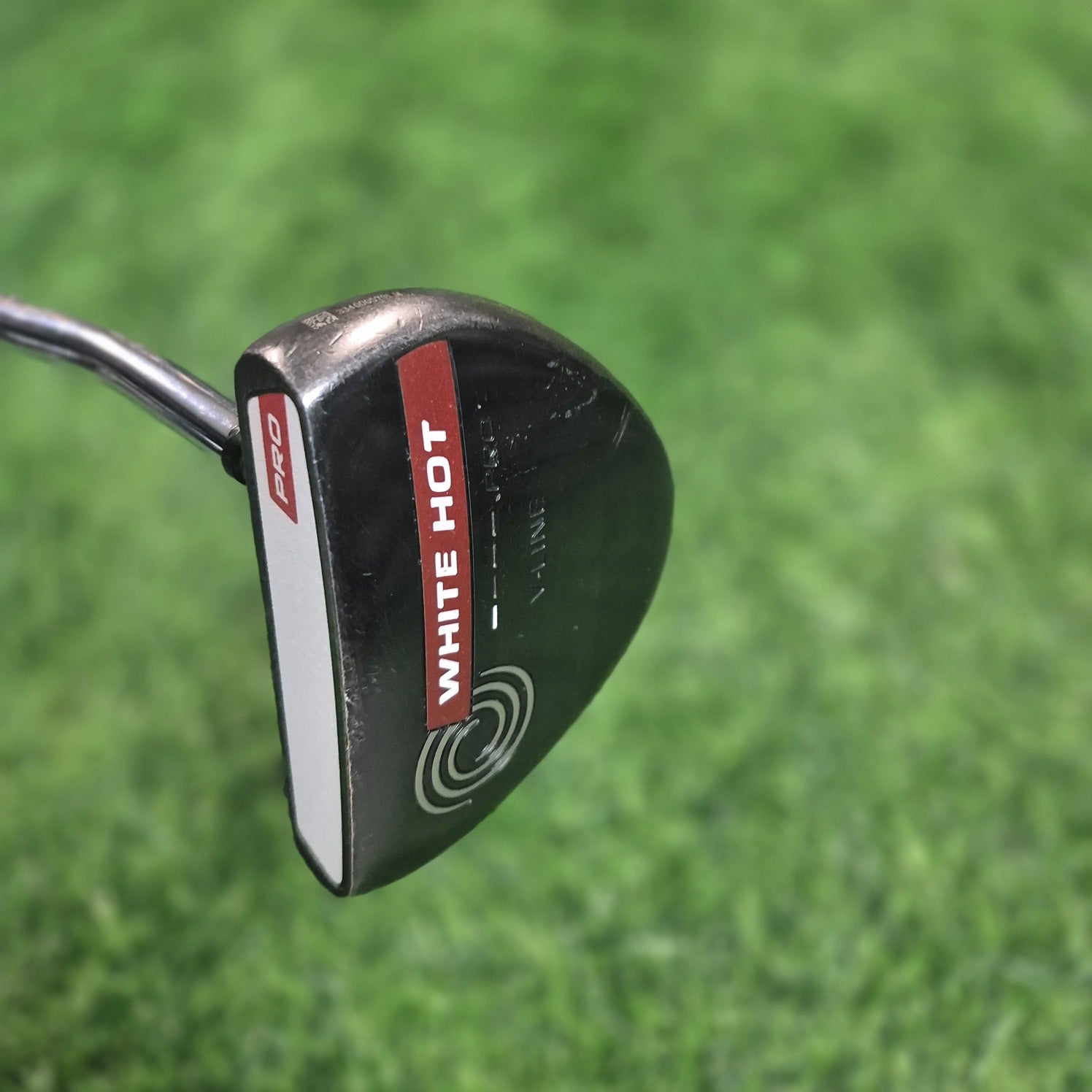 Odyssey Putter / WHITE HOT PRO V-LINE / 33"