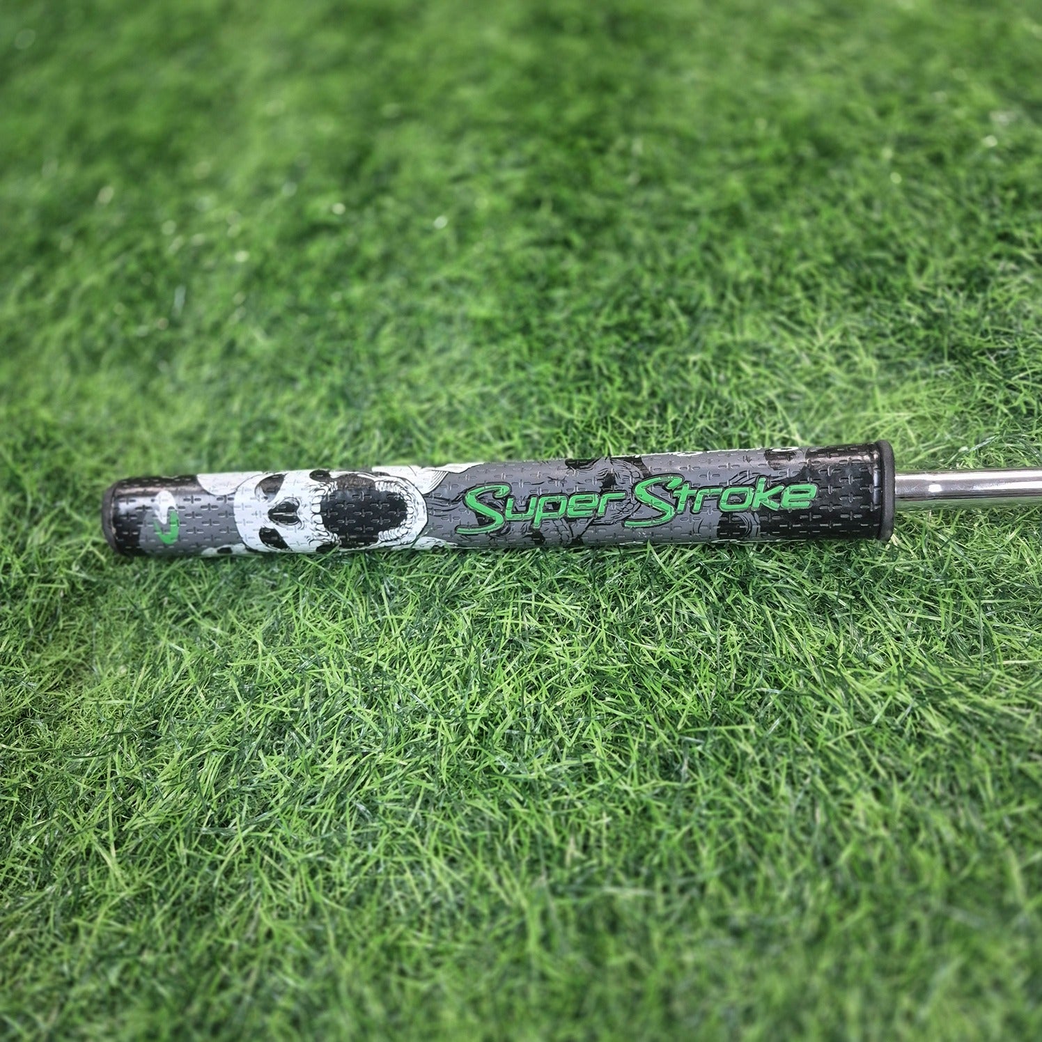 Odyssey Putter / WHITE HOT PRO V-LINE / 33"