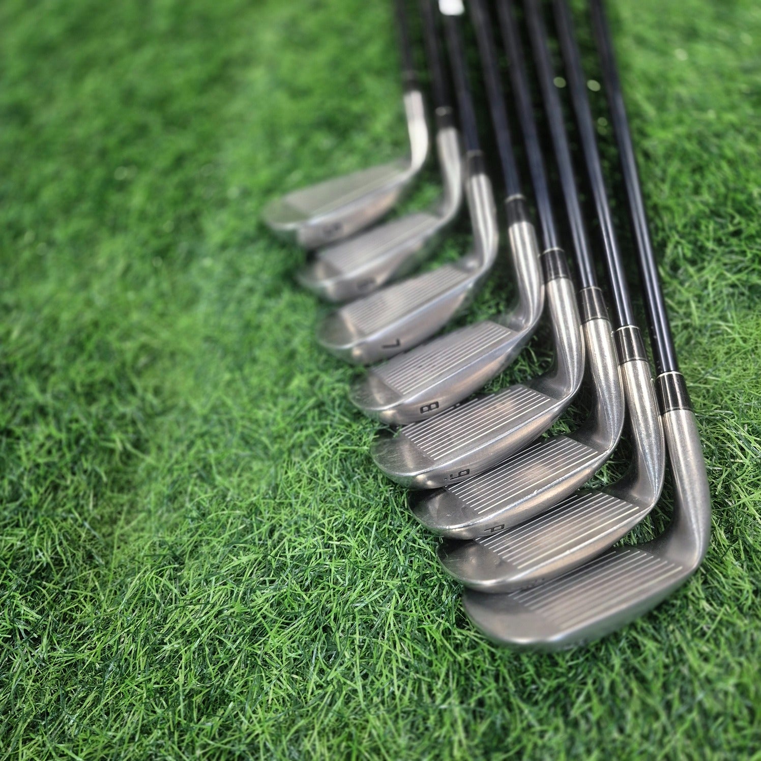 Bridgestone Iron Set / Tourstage ViQ (2006) / R