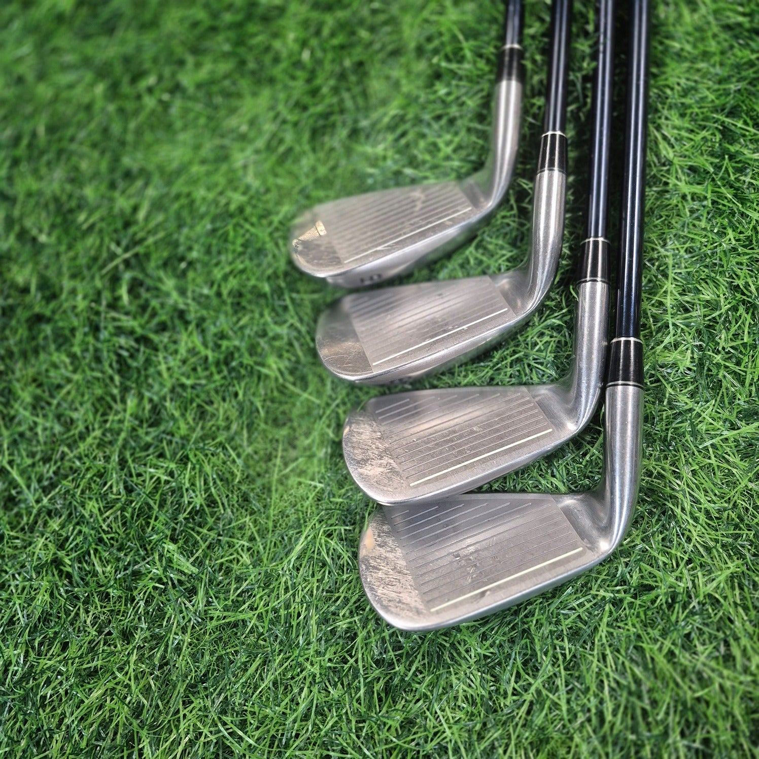 Bridgestone Iron Set / Tourstage ViQ (2006) / R