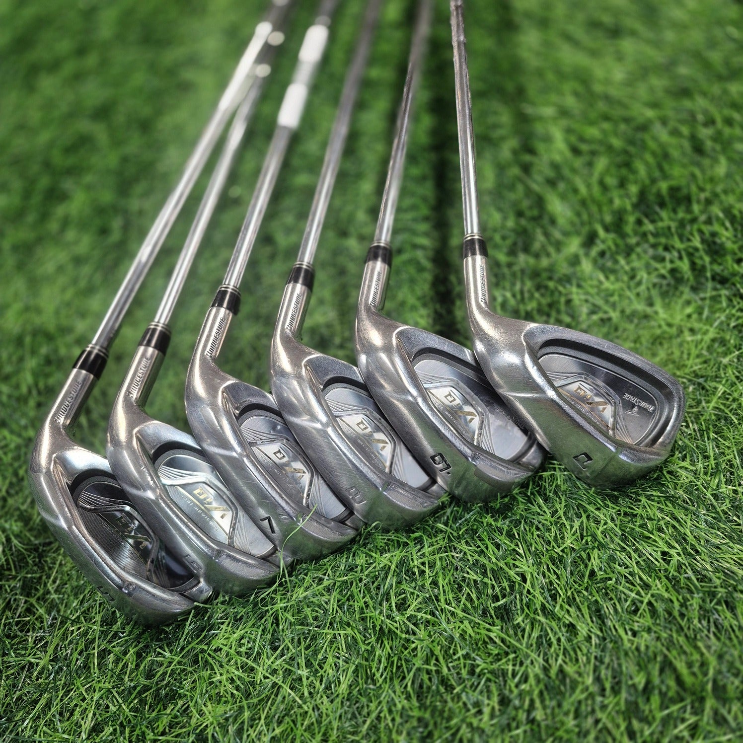 Bridgestone Iron Set / Tourstage ViQ (2008) / R