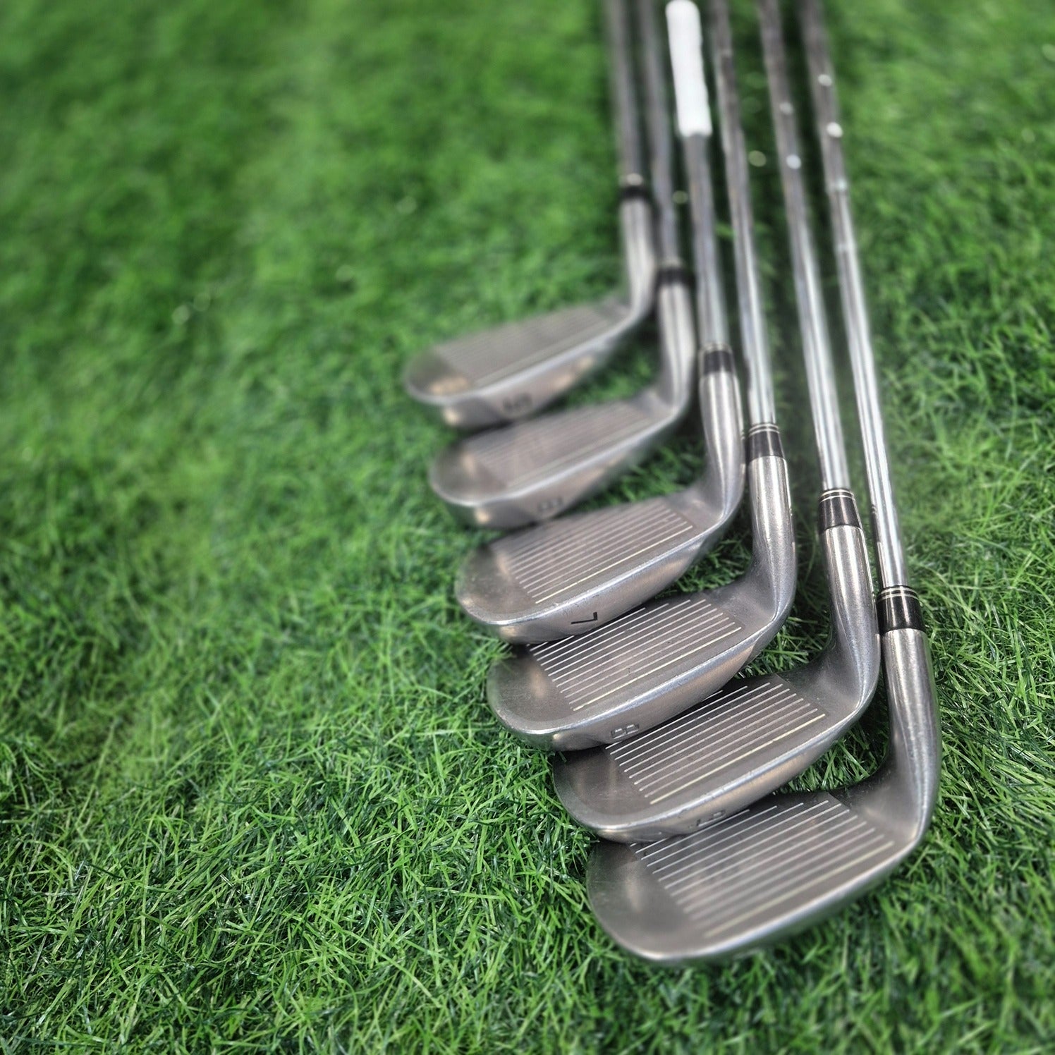 Bridgestone Iron Set / Tourstage ViQ (2008) / R