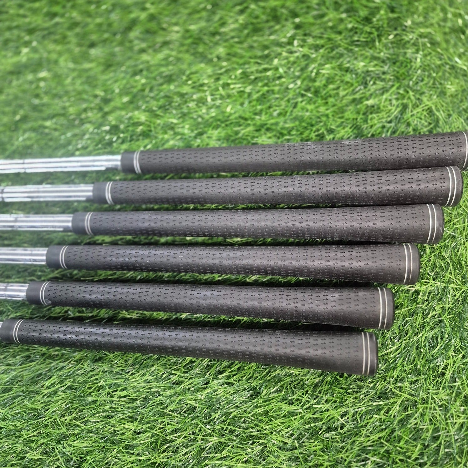 Bridgestone Iron Set / Tourstage ViQ (2008) / R